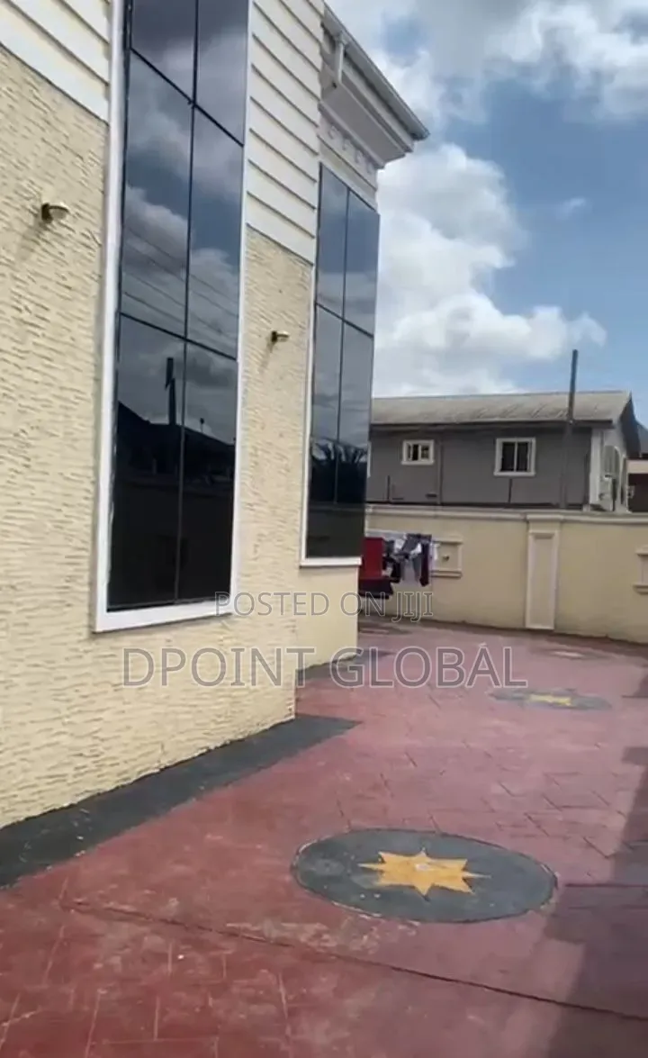 5bdrm Duplex in In Estate, Iyana Ipaja for sale
