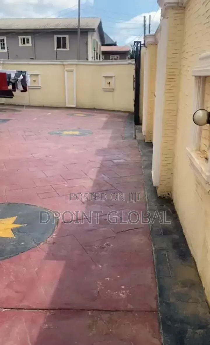 5bdrm Duplex in In Estate, Iyana Ipaja for sale