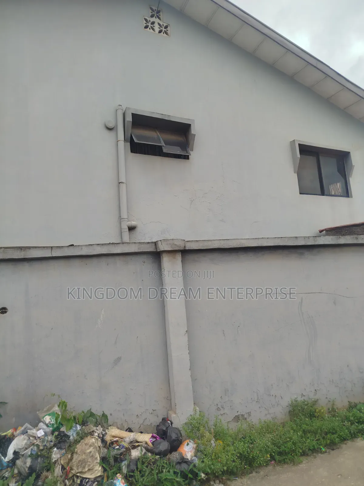3bdrm Block of Flats in Agbe Road Abulegba for rent