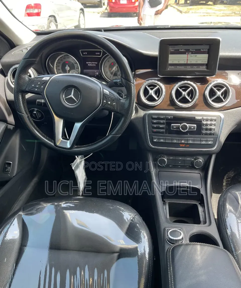 Mercedes-Benz GLA 250 2015 Black