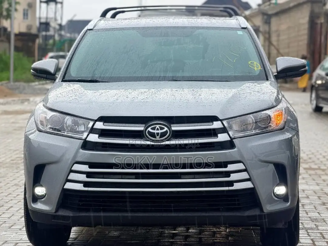 Toyota Highlander XLE V6 4x2 (3.5L 6cyl 6A) 2016 Silver