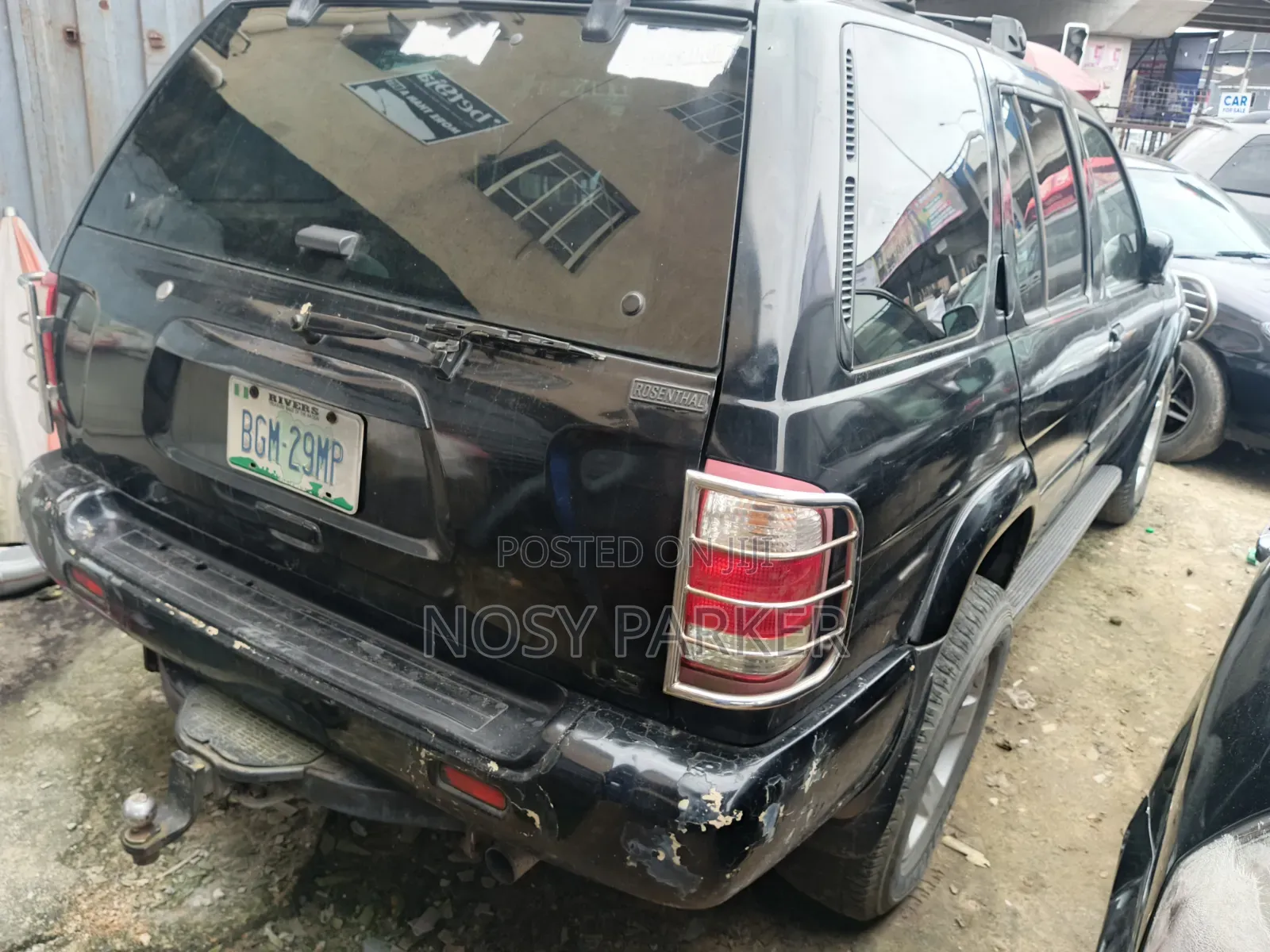 Nissan Pathfinder Automatic 2000 Black