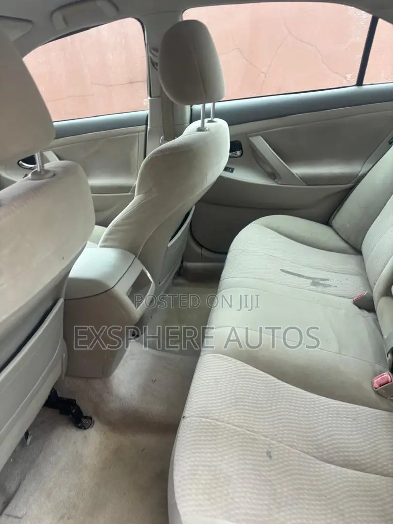 Toyota Camry 2010 Gold