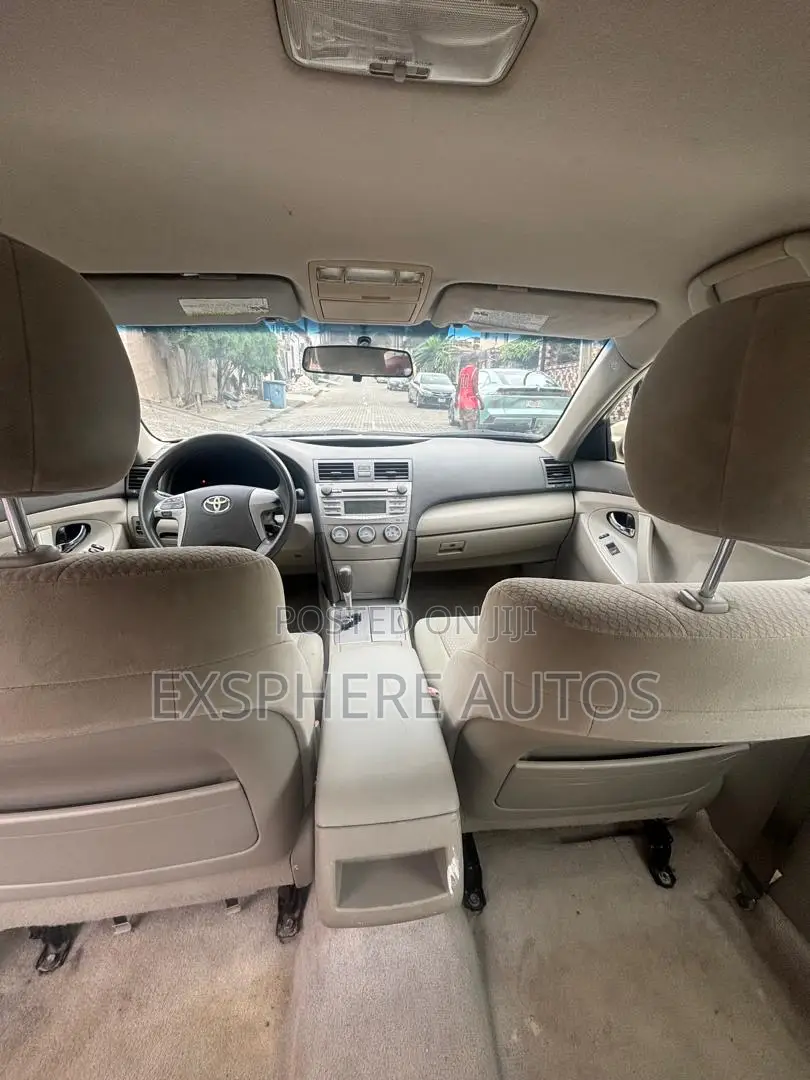 Toyota Camry 2010 Gold