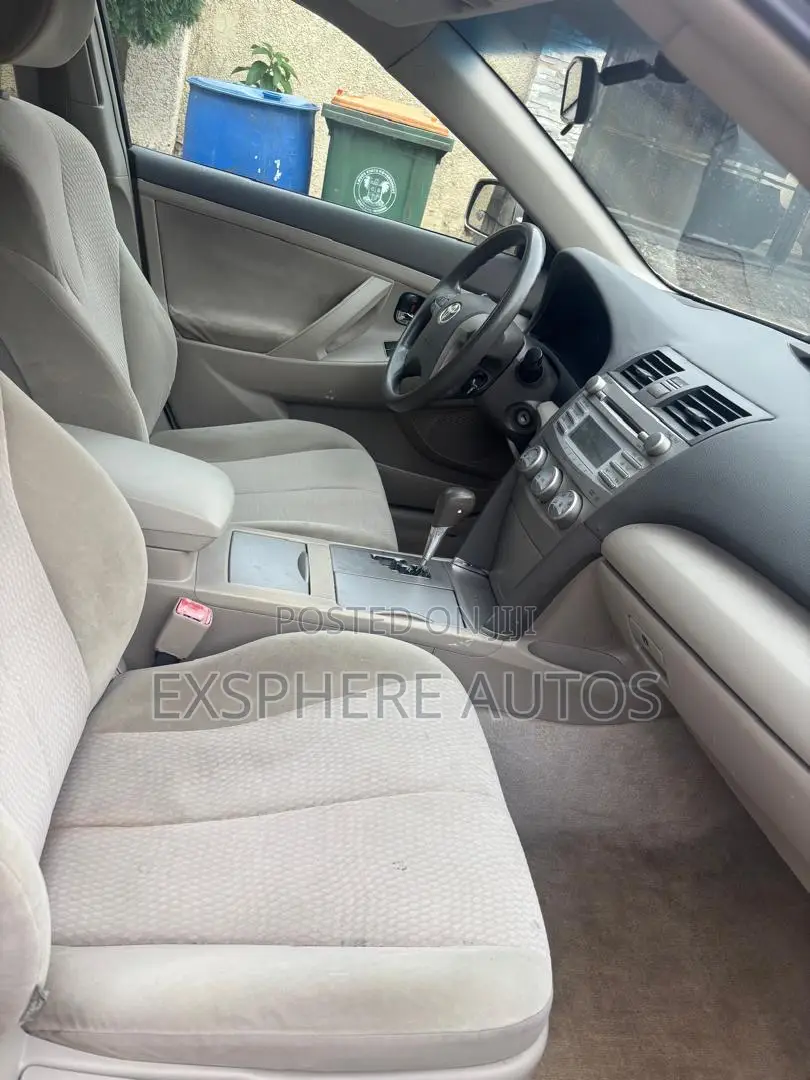 Toyota Camry 2010 Gold