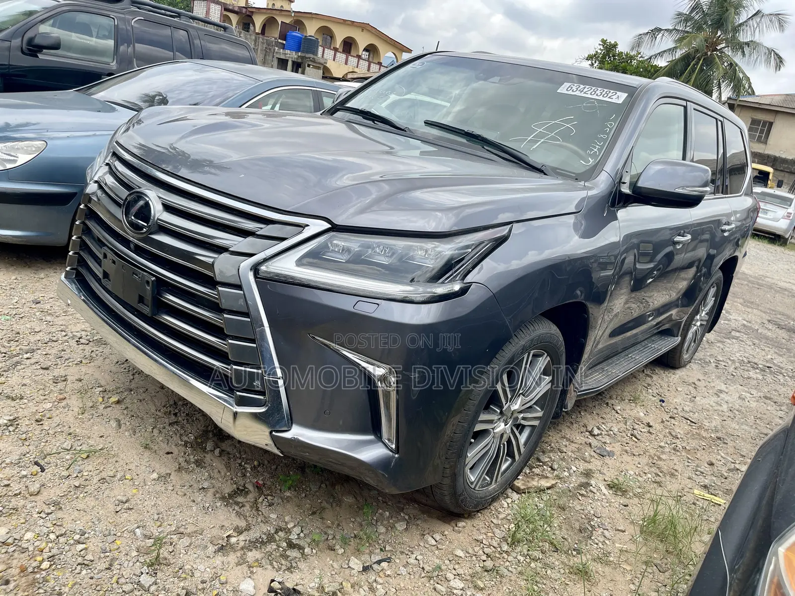 Lexus LX 570 (5 seats) AWD 2017 Gray