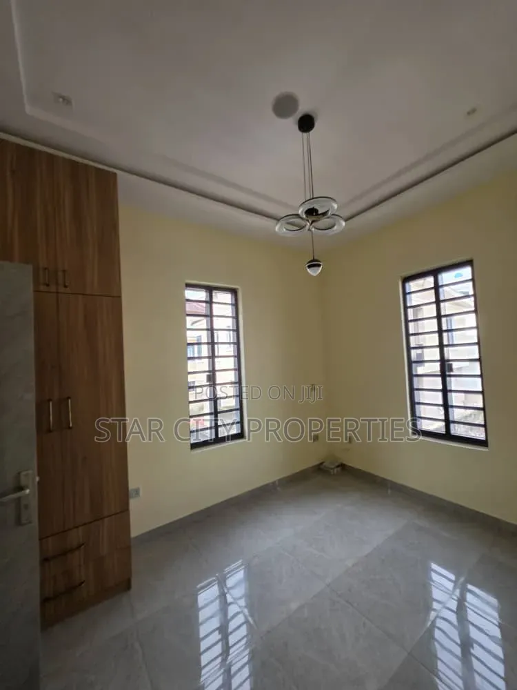 5bdrm Duplex in Omole Phase 2 for sale