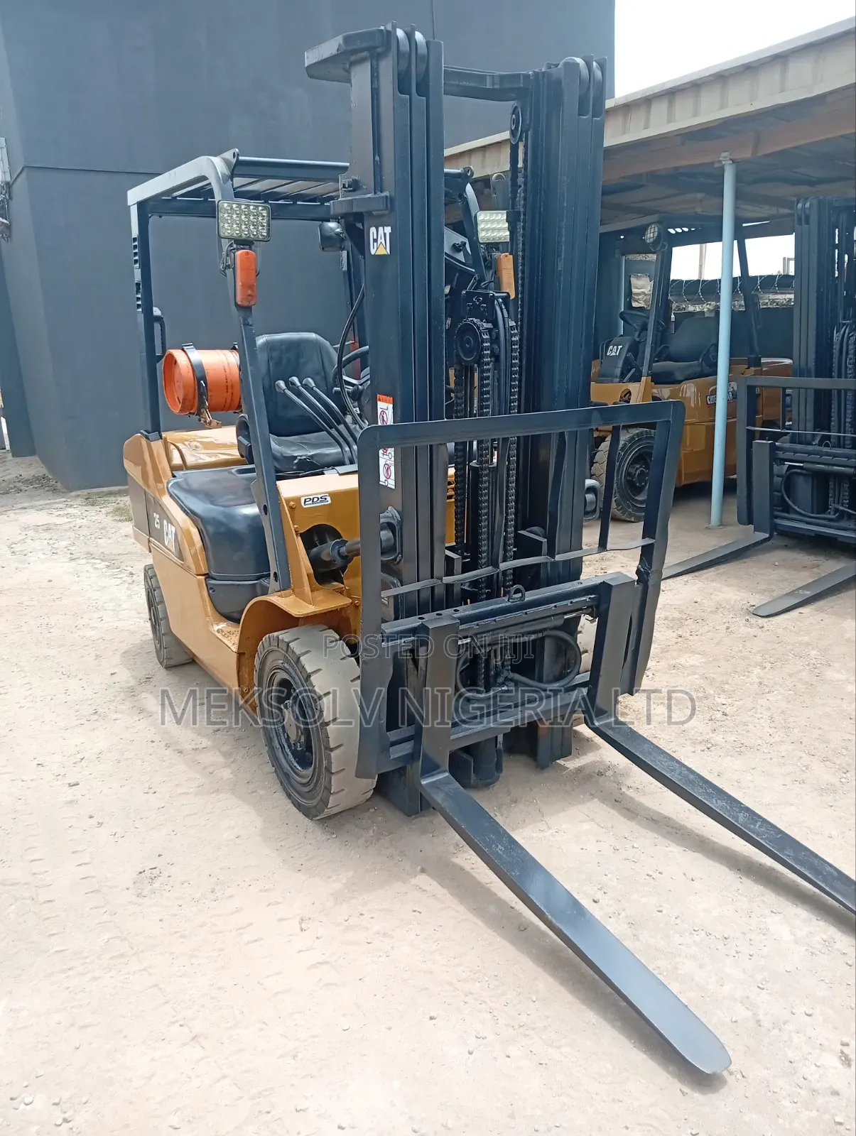 2.5tons Caterpillar Gas Forklift