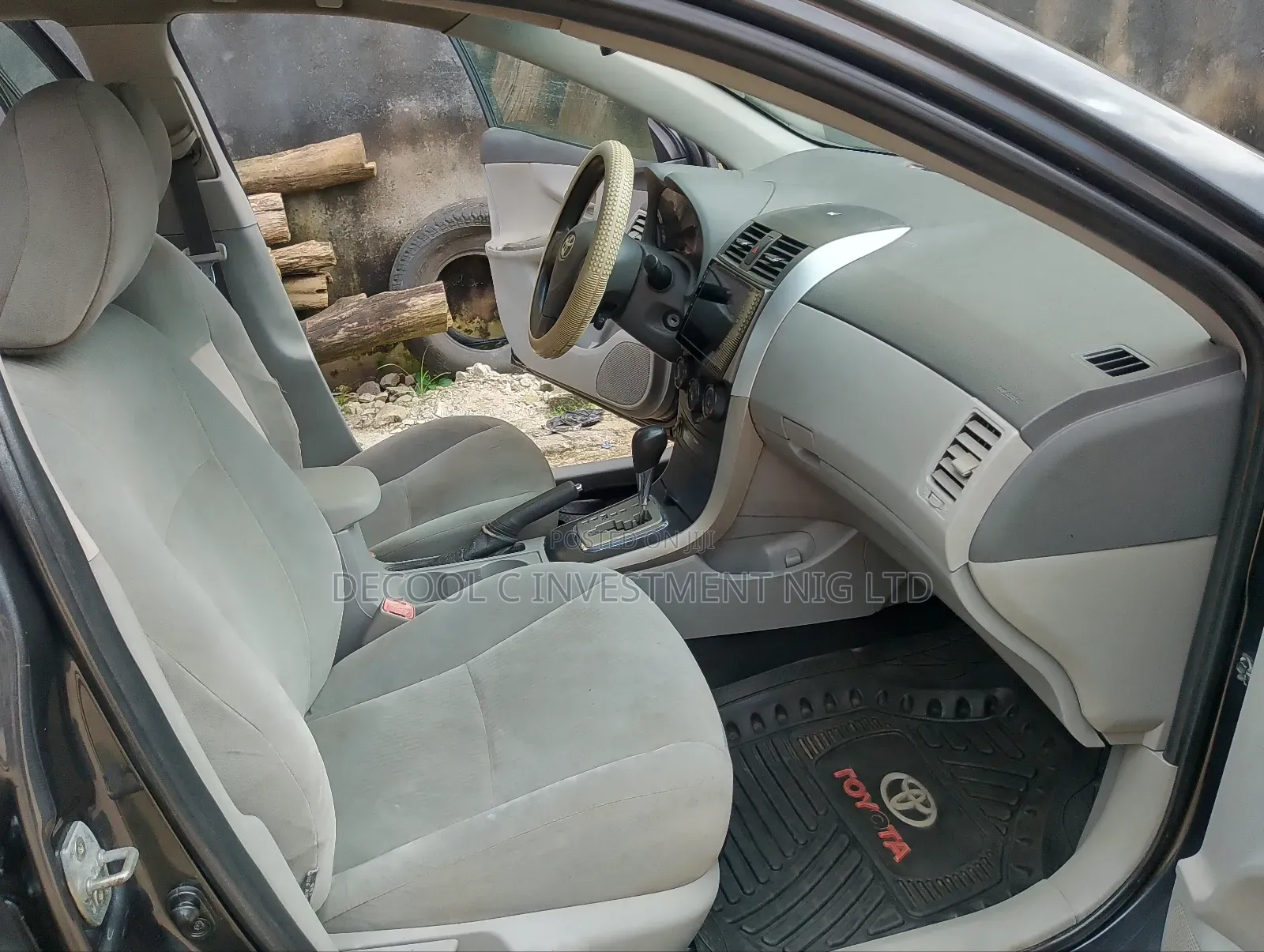 Toyota Corolla LE 4dr Sedan (1.8L 4cyl 4A) 2010 Gray