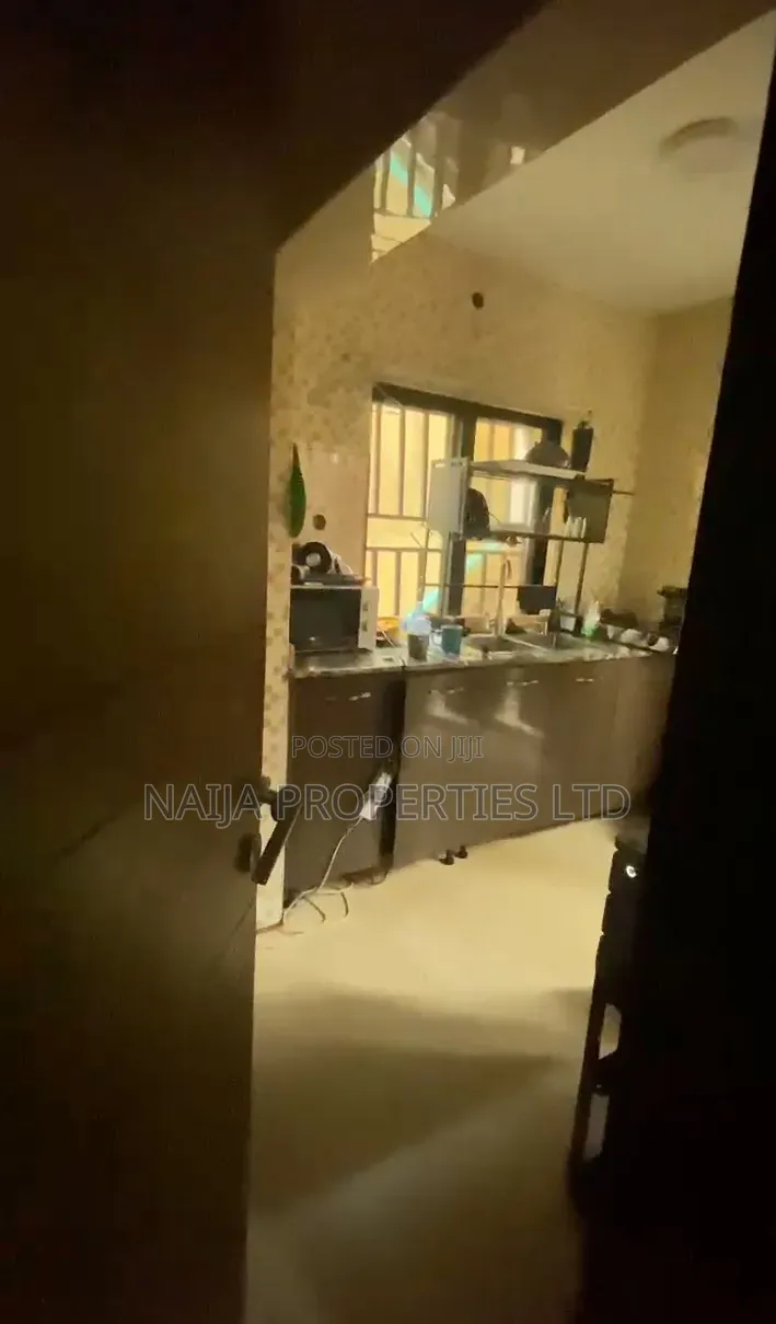 2bdrm Apartment in Lekki Phase 1 for rent