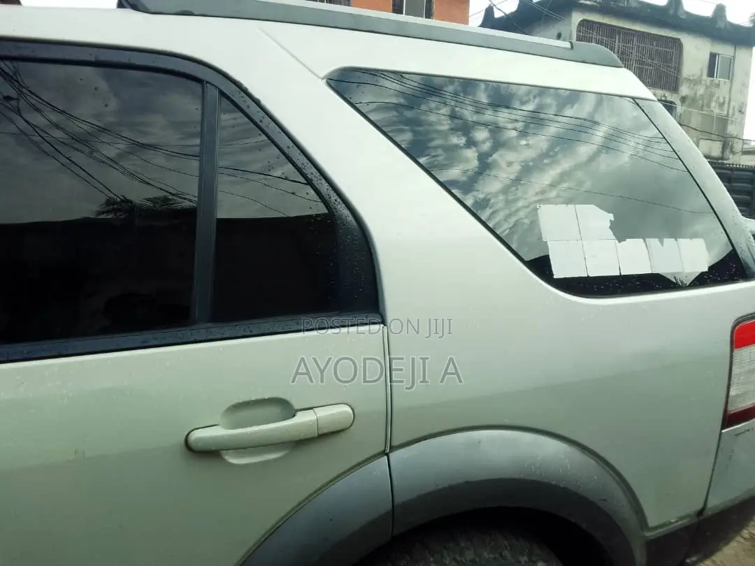 Ford Freestyle SEL FWD 2007 Beige