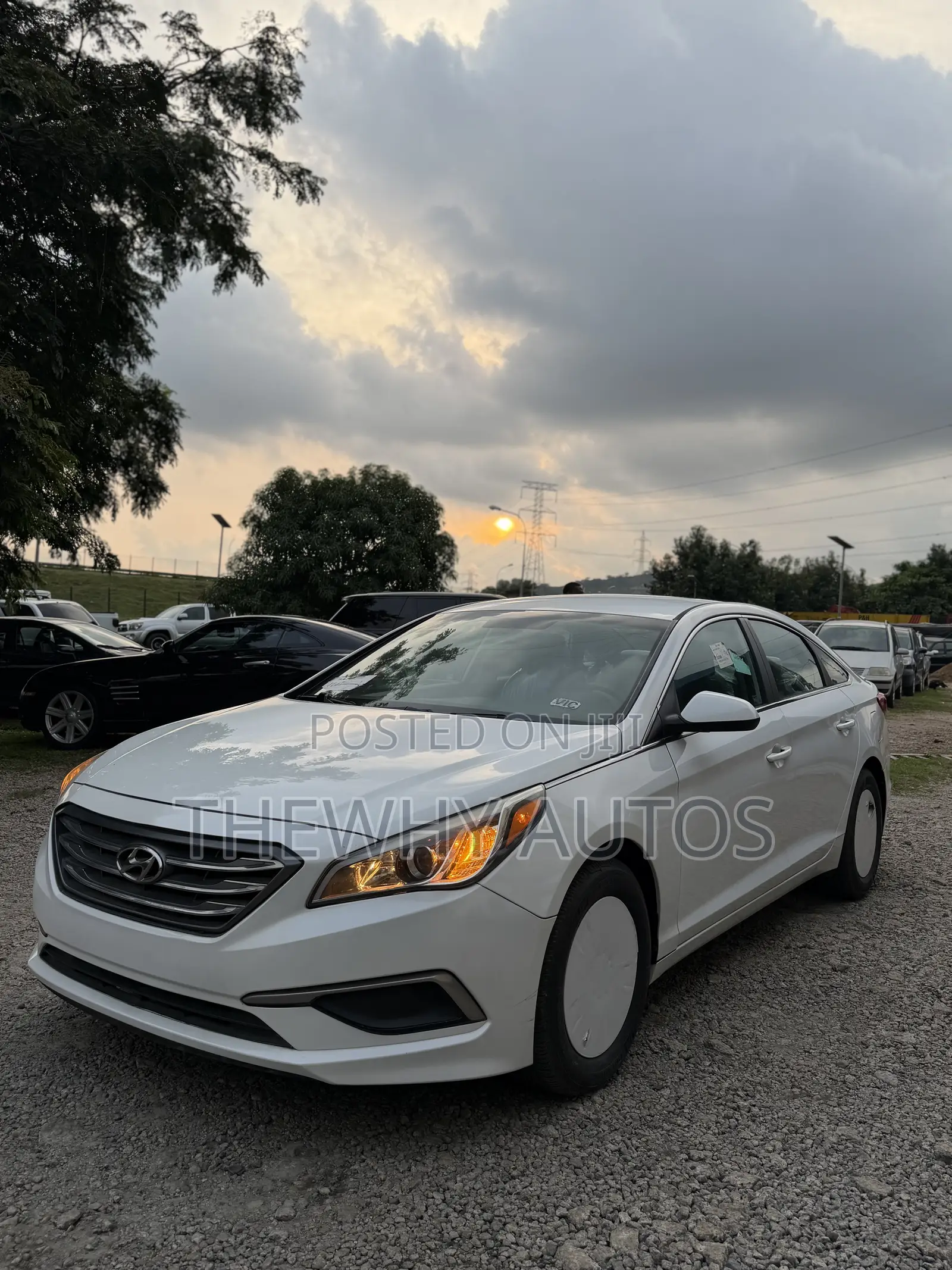 Hyundai Sonata Base Sedan FWD (2.4L 4cyl 6A) 2017 White
