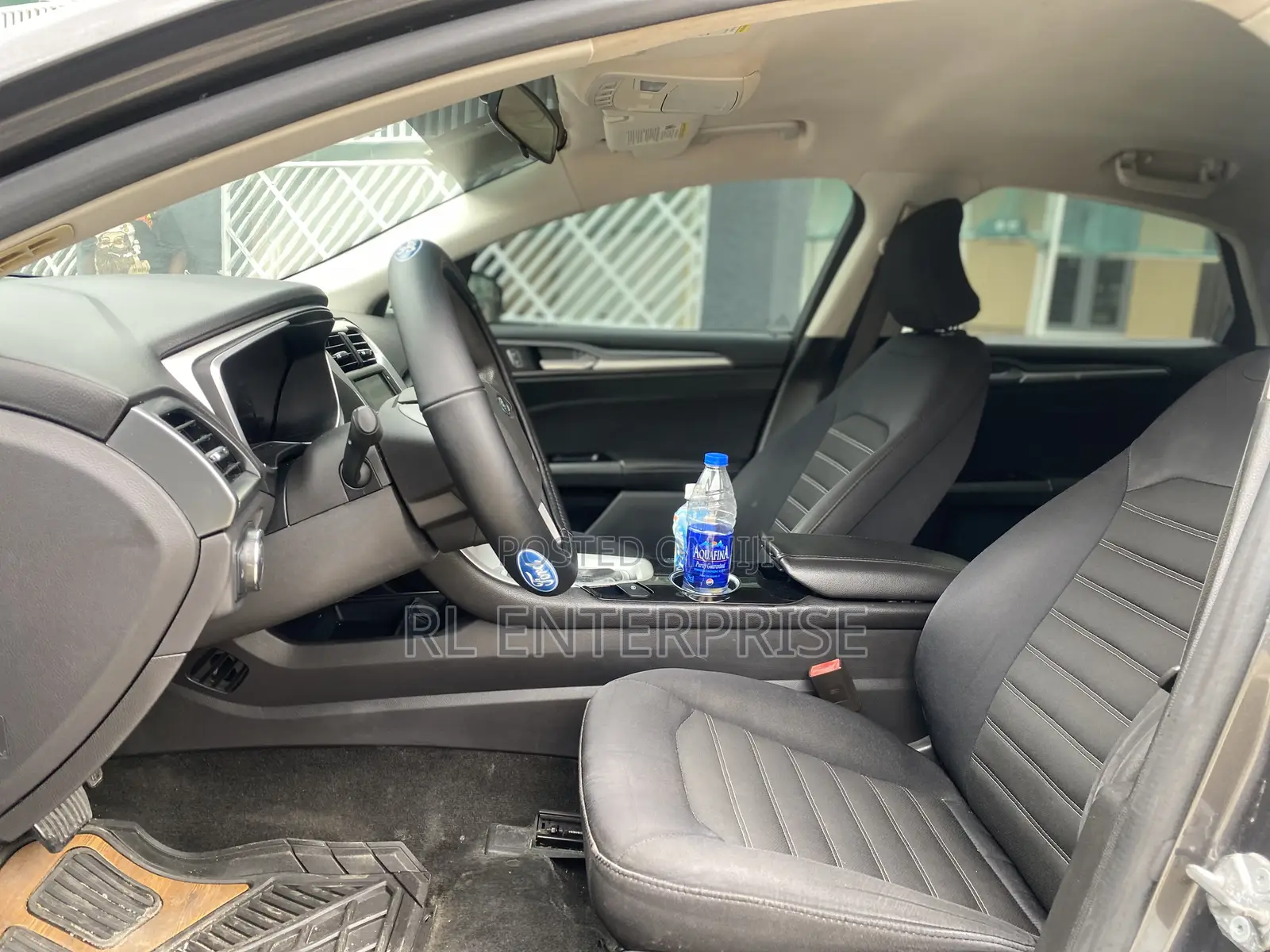 Ford Fusion SE 4dr Sedan (2.5L 4cyl 6A) 2015 Gray