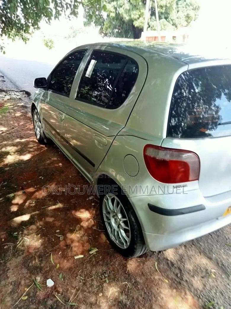 Toyota Yaris 2004 Silver