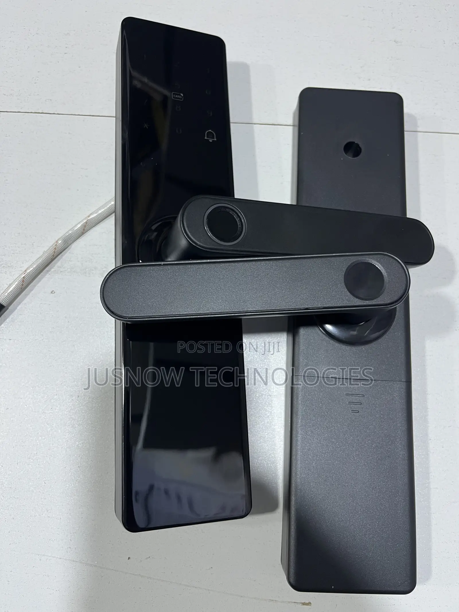 Smart Door Lock With Fingerprint, PIN Code Mobile App