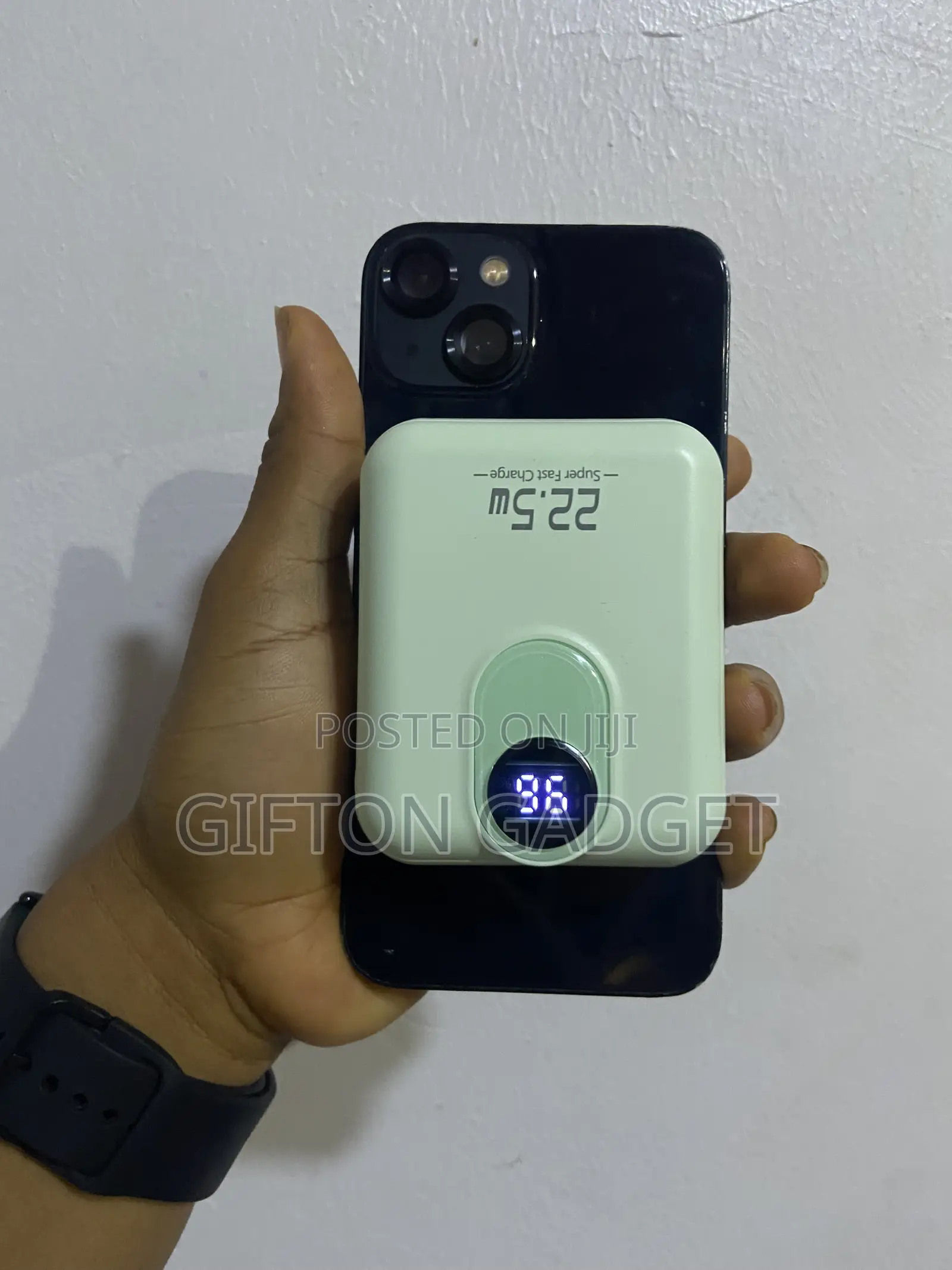 Portable Magnetic Wireless Power Bank With Built-in Cable LED Digita