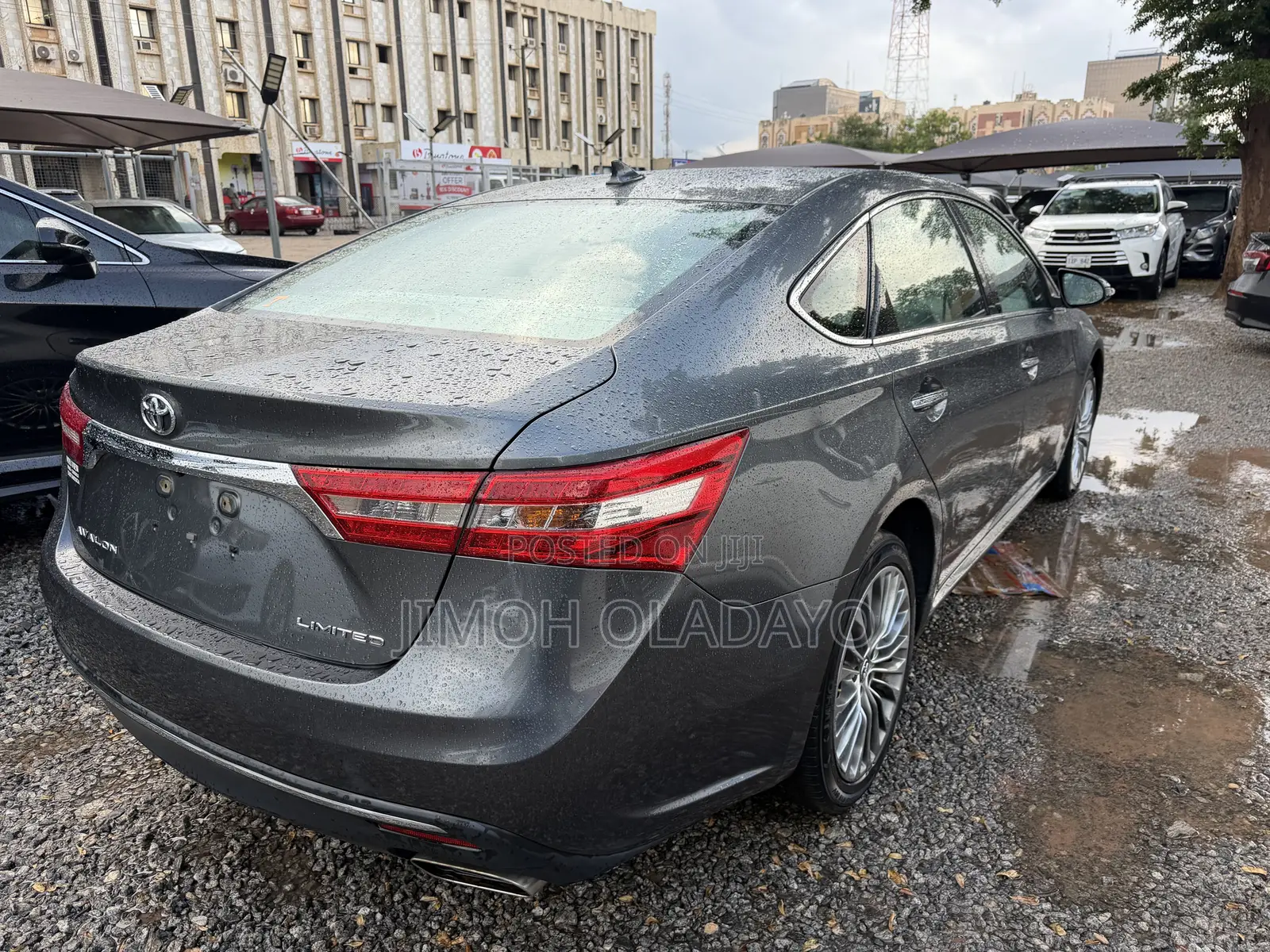 Toyota Avalon Limited Sedan FWD (3.5L 6cyl 6A) 2017 Gray