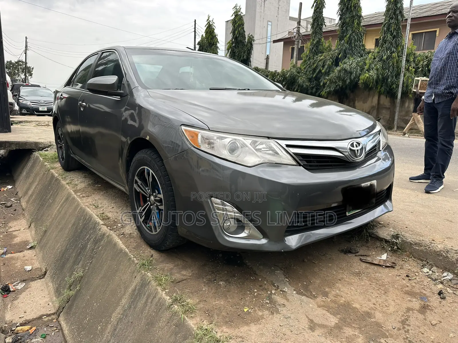 Toyota Camry LE 4dr Sedan w/Prod. End 11/13 (2.5L 4cyl 6A) 2014 Green