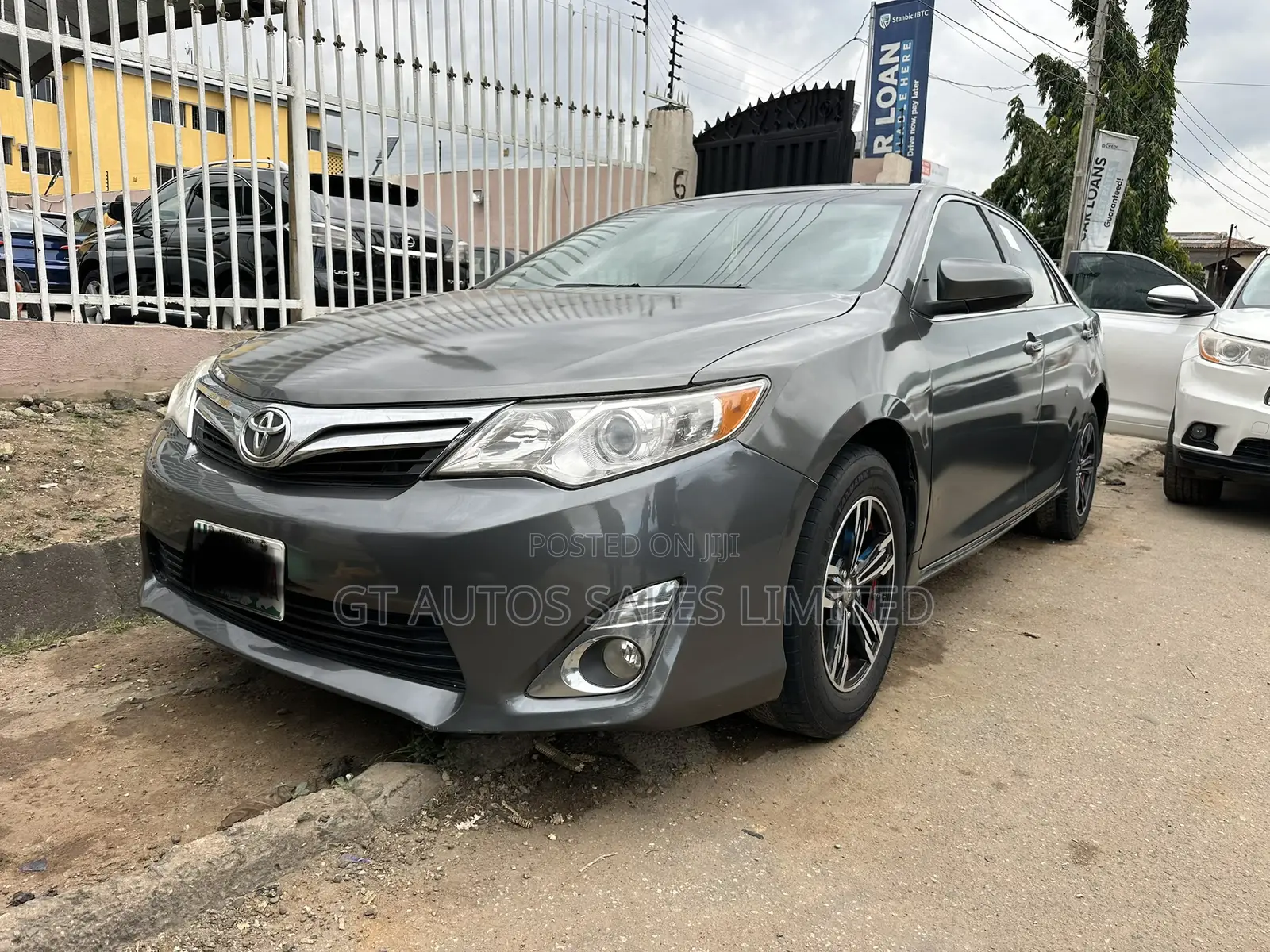 Toyota Camry LE 4dr Sedan w/Prod. End 11/13 (2.5L 4cyl 6A) 2014 Green