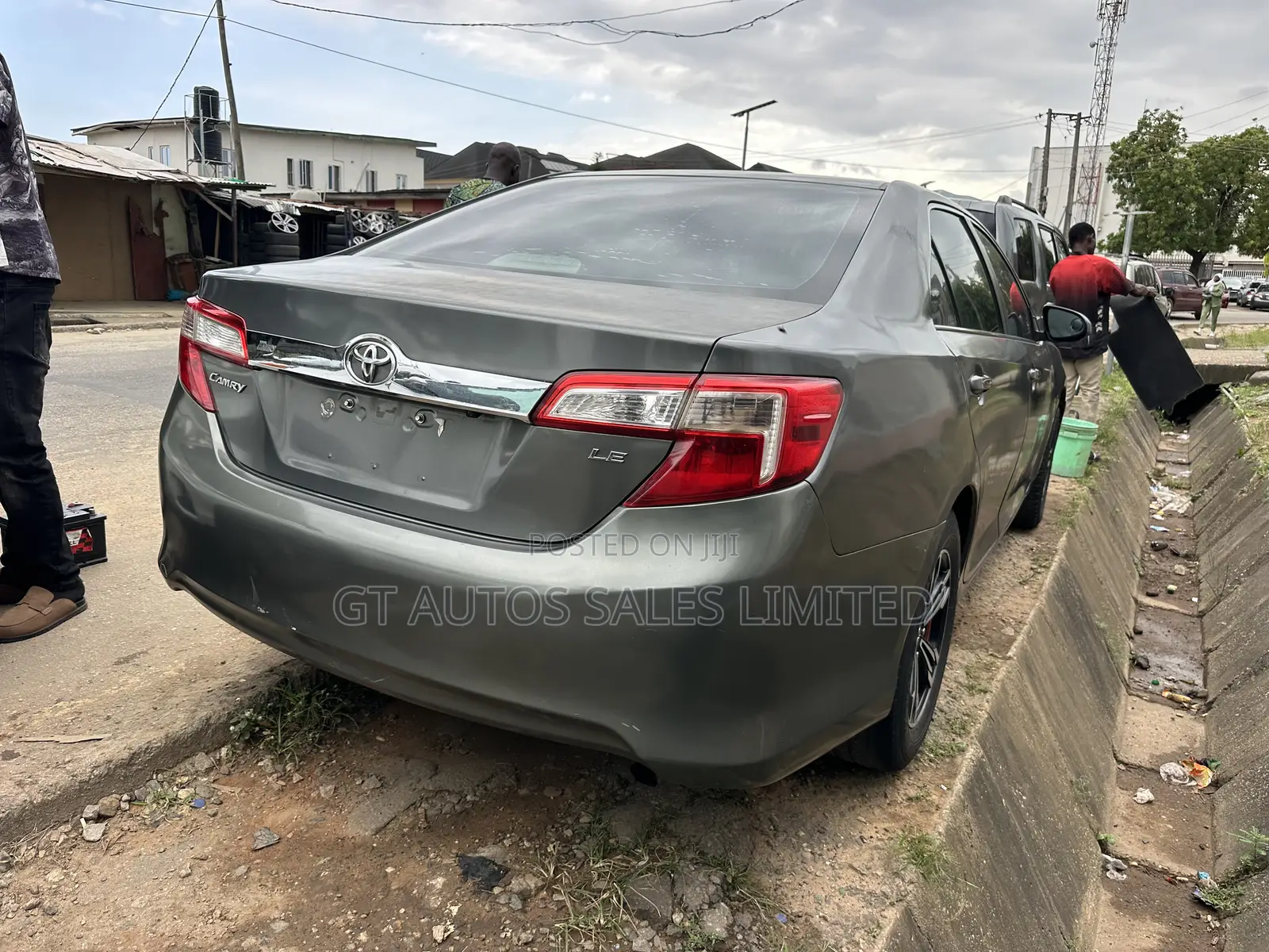 Toyota Camry LE 4dr Sedan w/Prod. End 11/13 (2.5L 4cyl 6A) 2014 Green