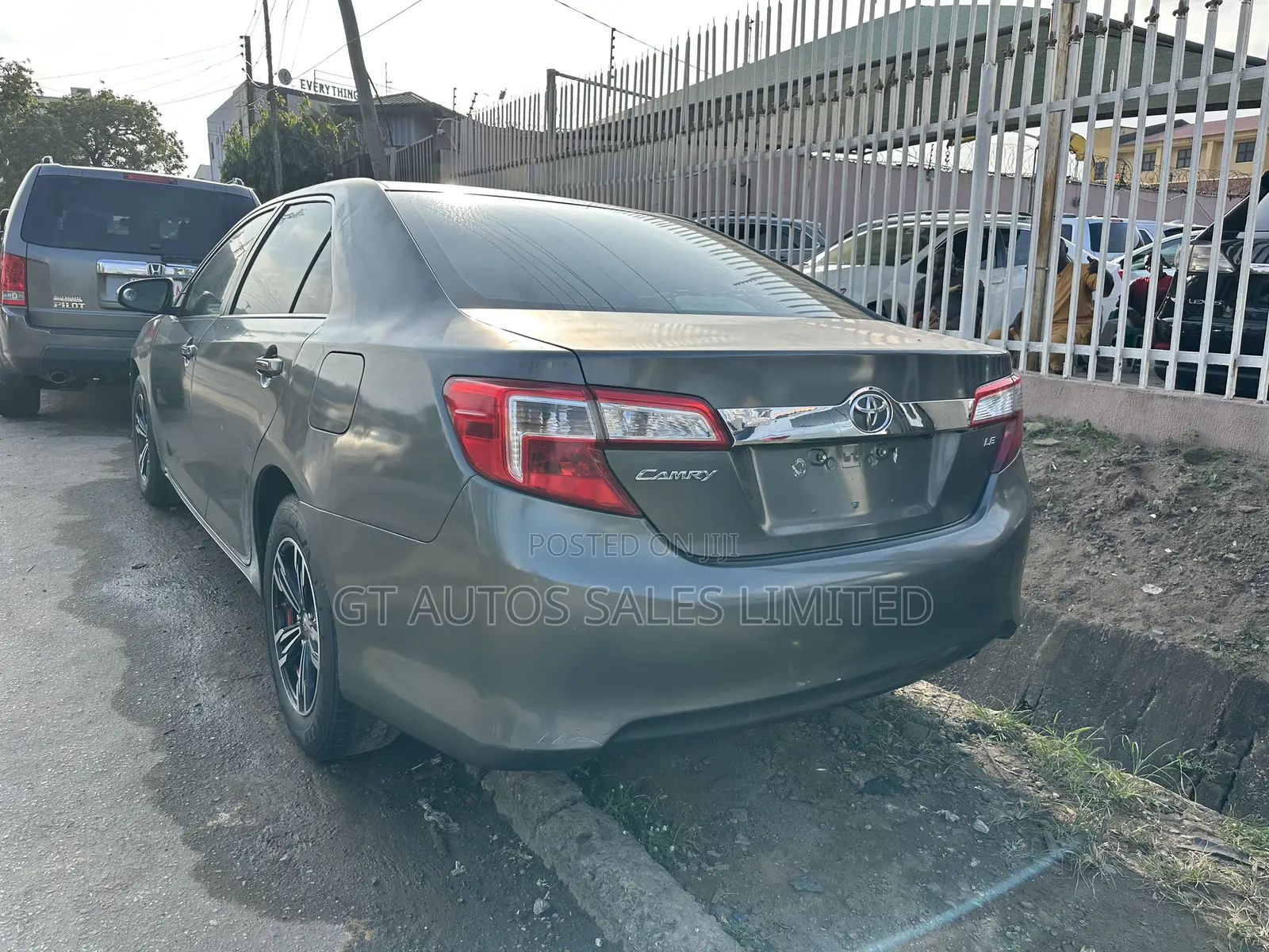 Toyota Camry LE 4dr Sedan w/Prod. End 11/13 (2.5L 4cyl 6A) 2014 Green