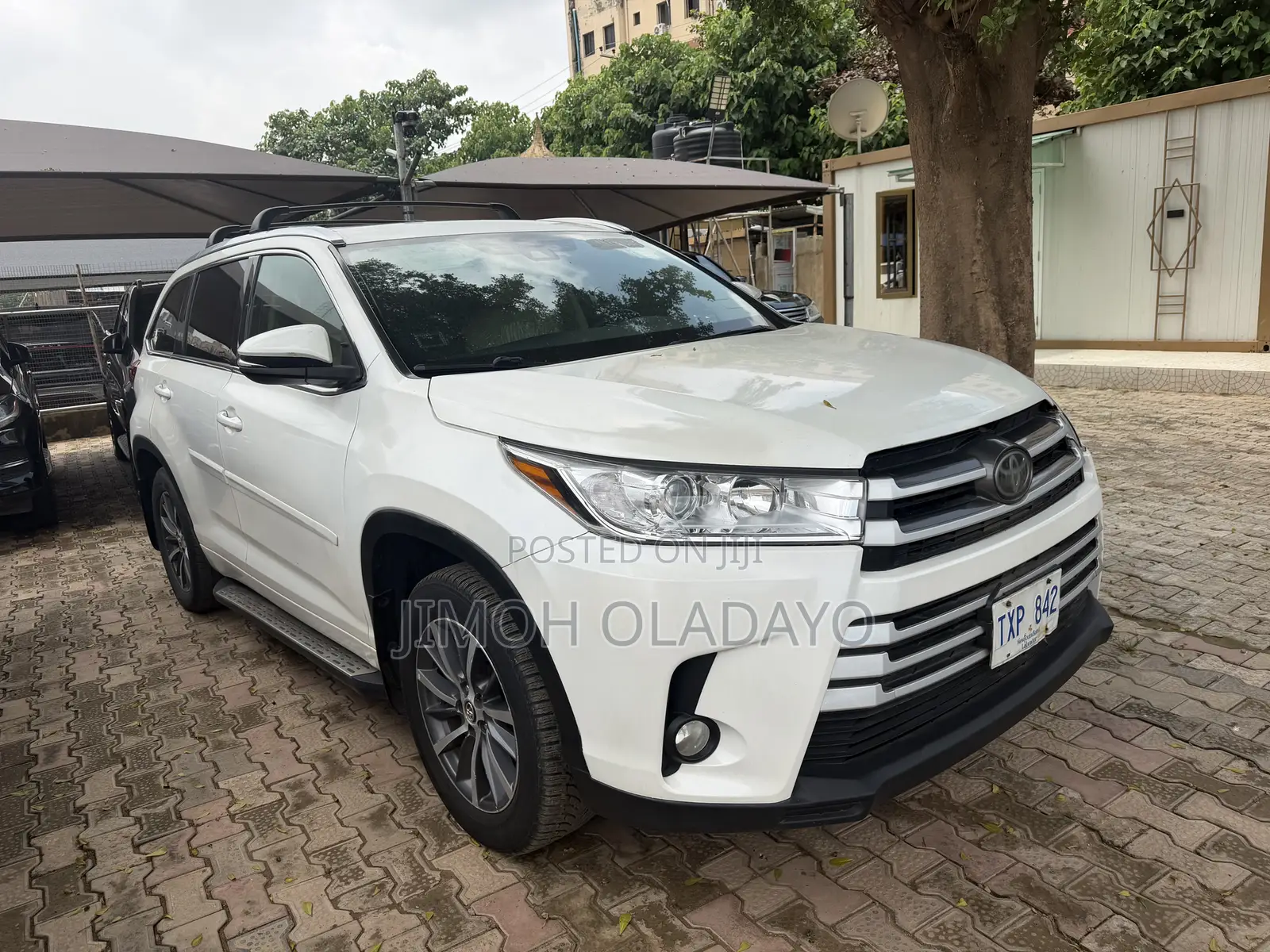 Toyota Highlander XLE 4x4 V6 (3.5L 6cyl 8A) 2017 White