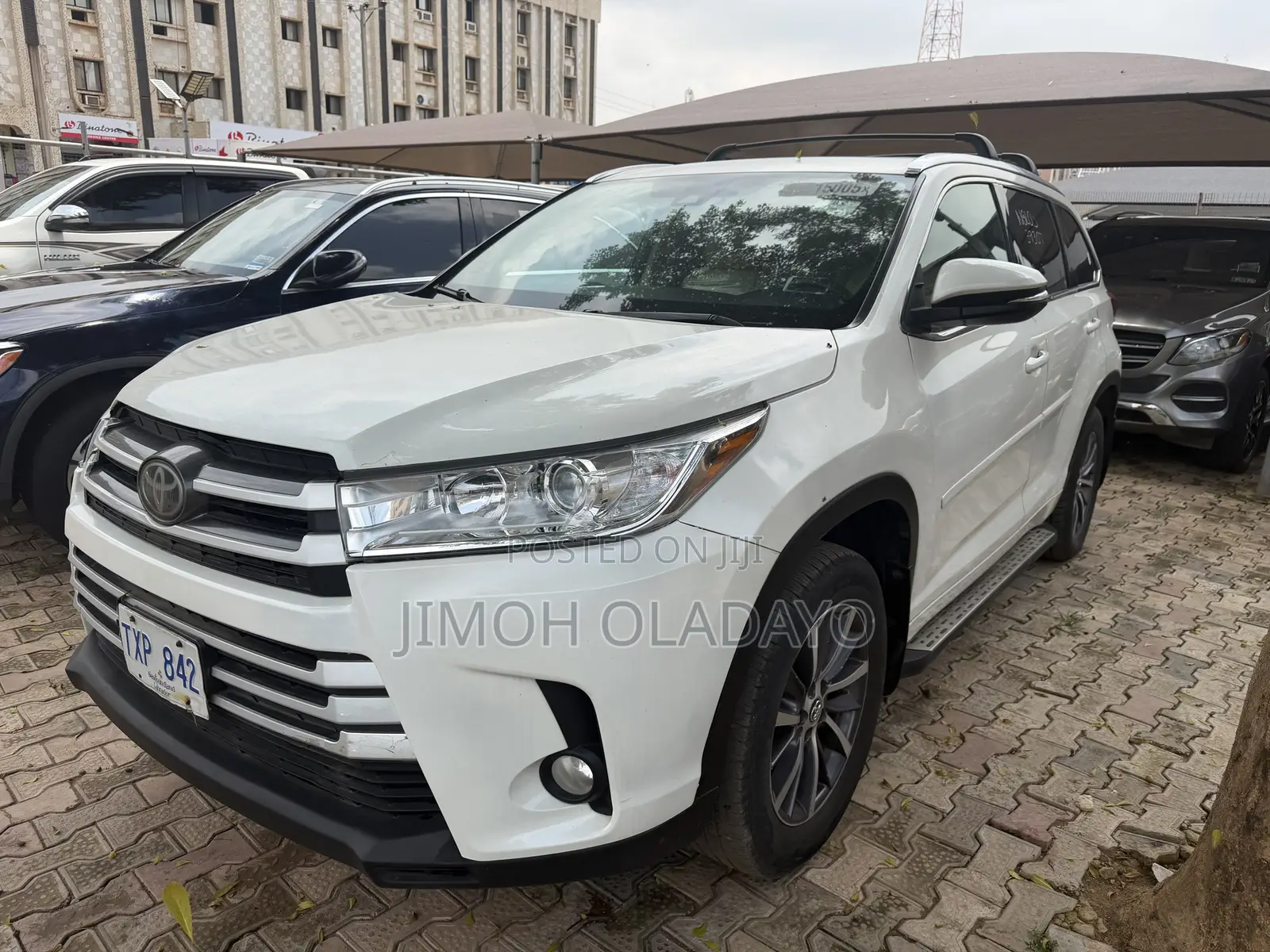Toyota Highlander XLE 4x4 V6 (3.5L 6cyl 8A) 2017 White