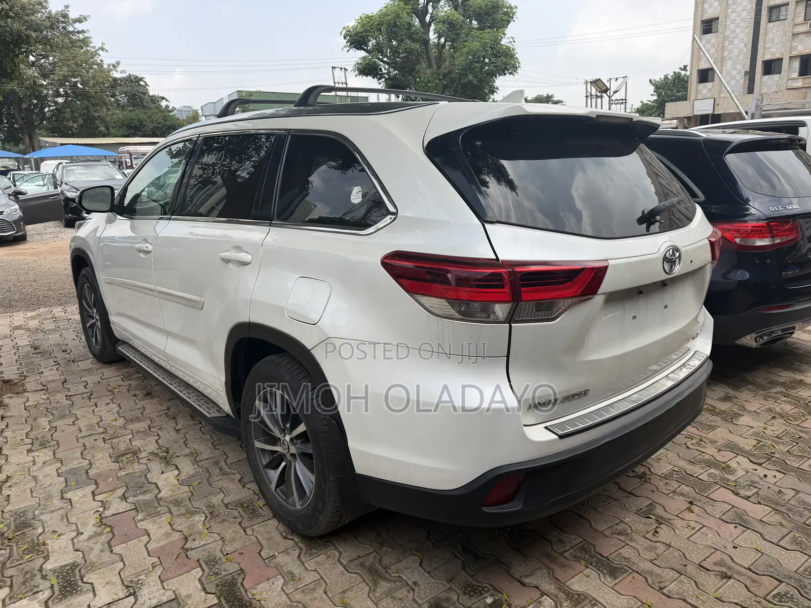 Toyota Highlander XLE 4x4 V6 (3.5L 6cyl 8A) 2017 White