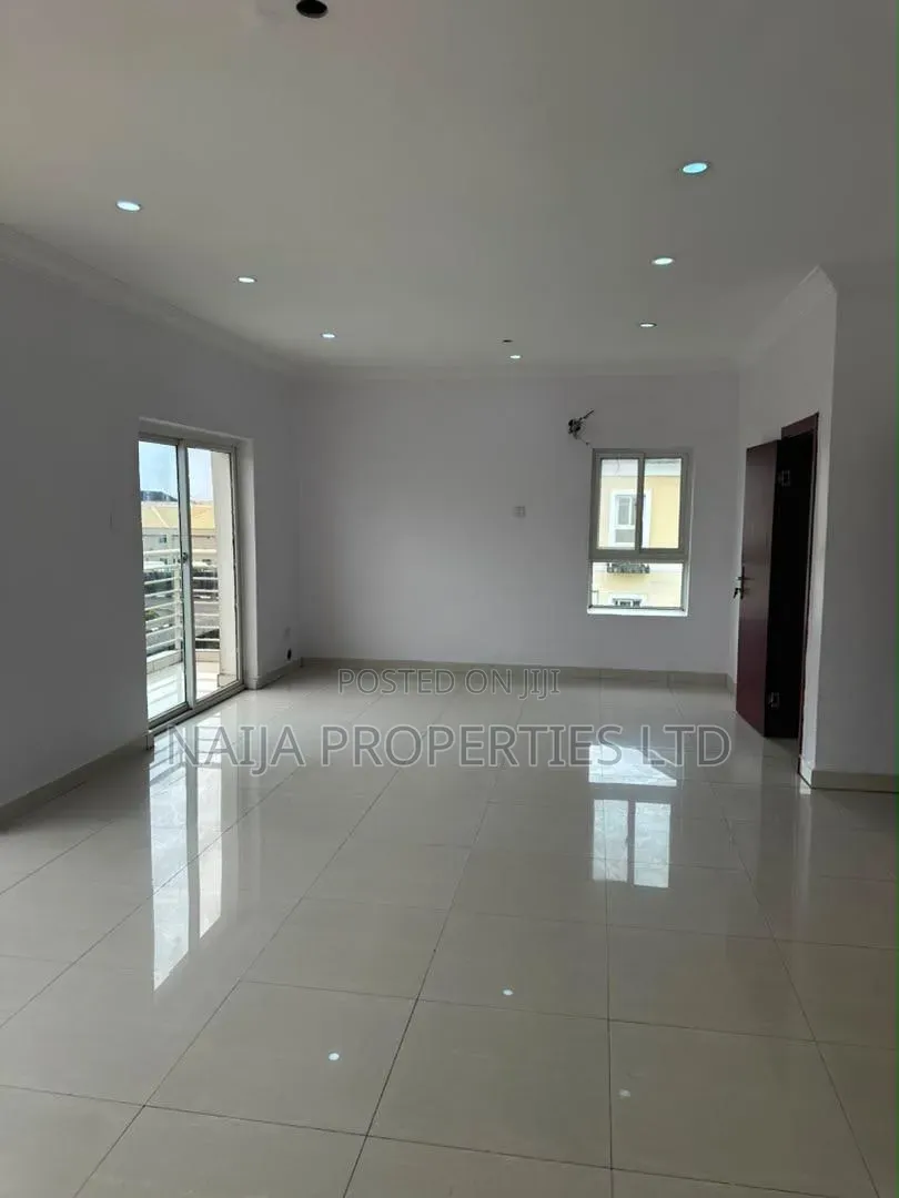 3bdrm Penthouse in Cromwell Estate, for rent