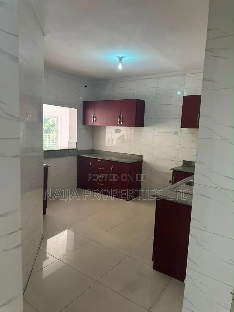 3bdrm Penthouse in Cromwell Estate, for rent