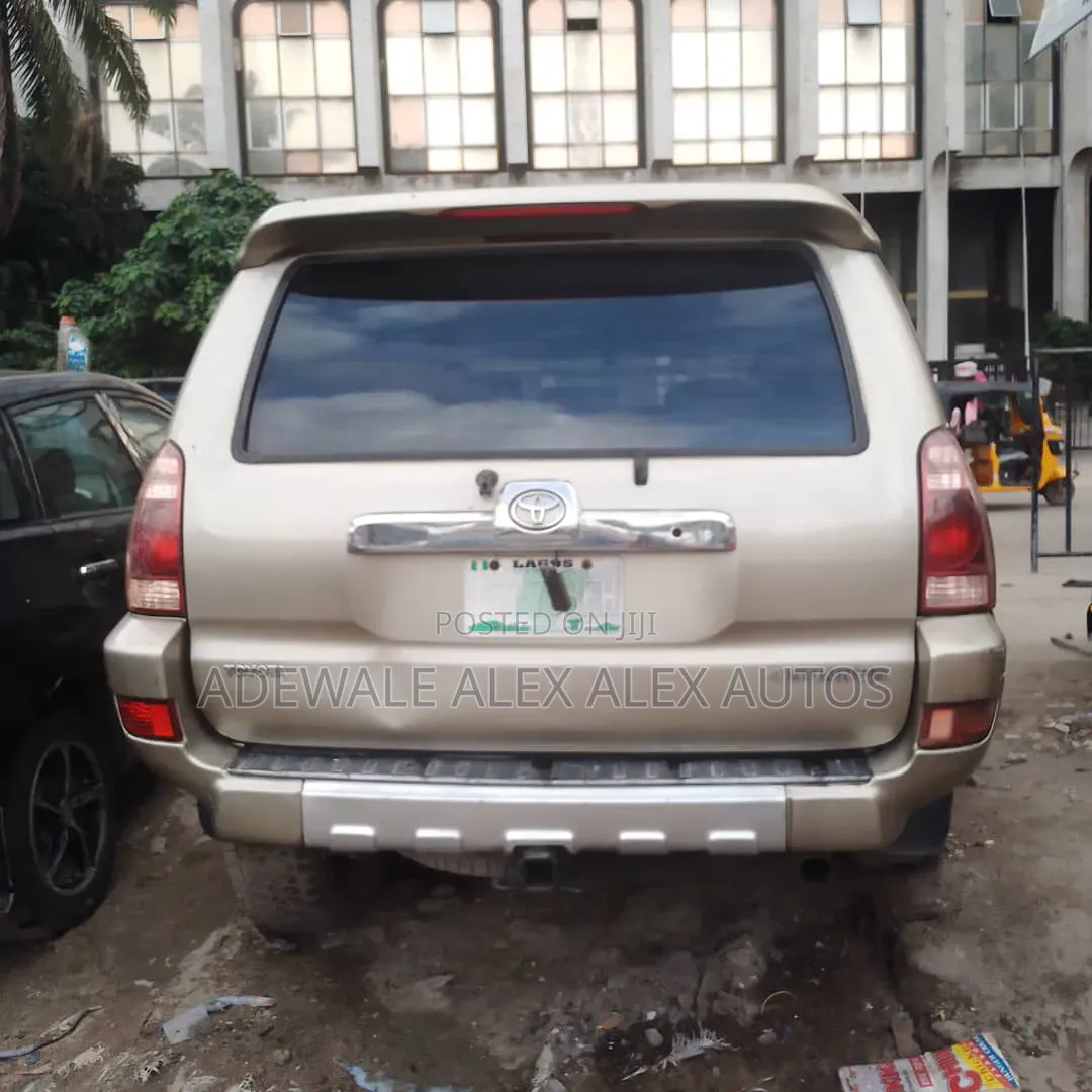 Toyota 4-Runner 2005 Gold