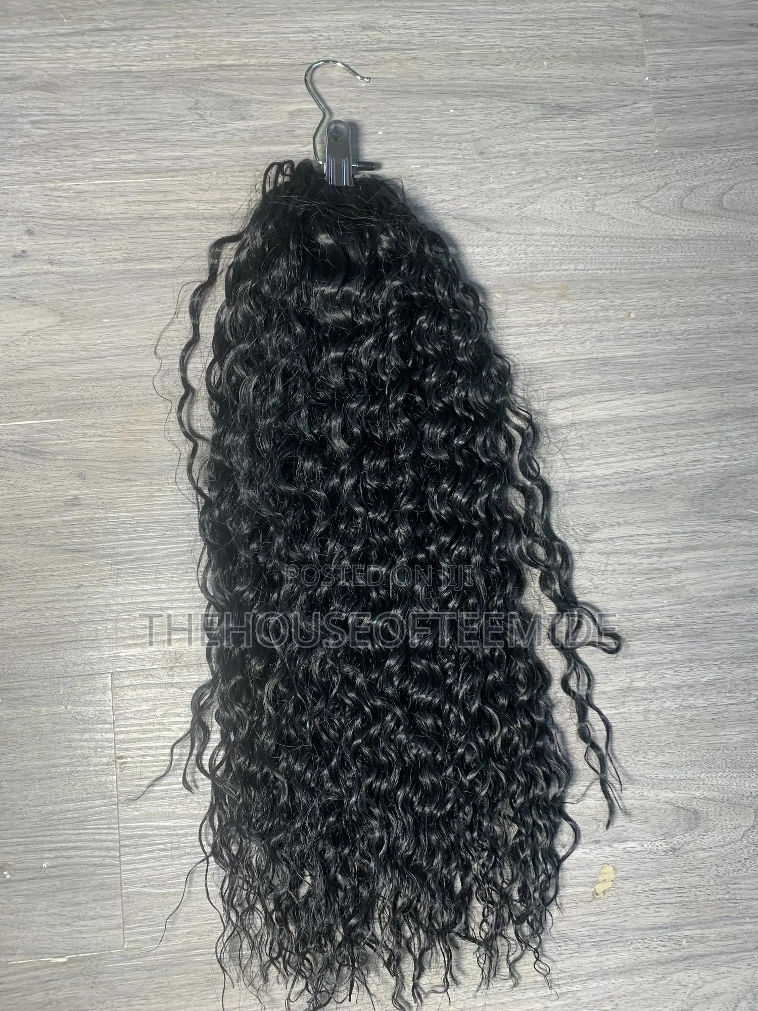 Curly Hair Ponytail