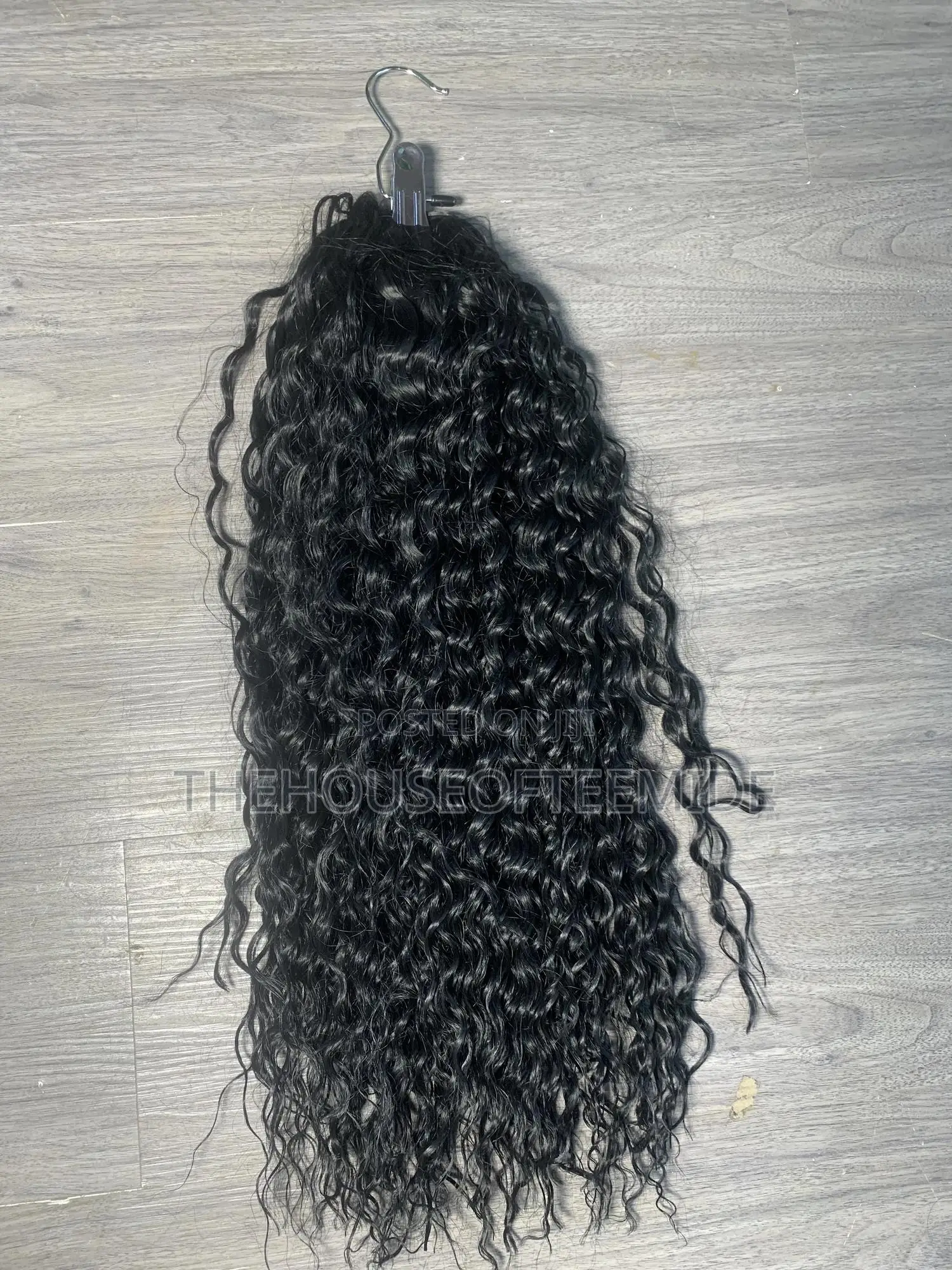 Curly Hair Ponytail