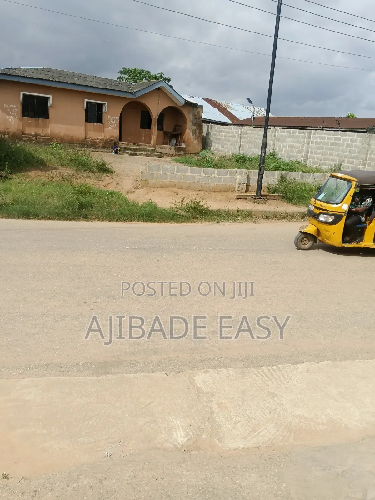 3bdrm Bungalow in Ayobo for sale