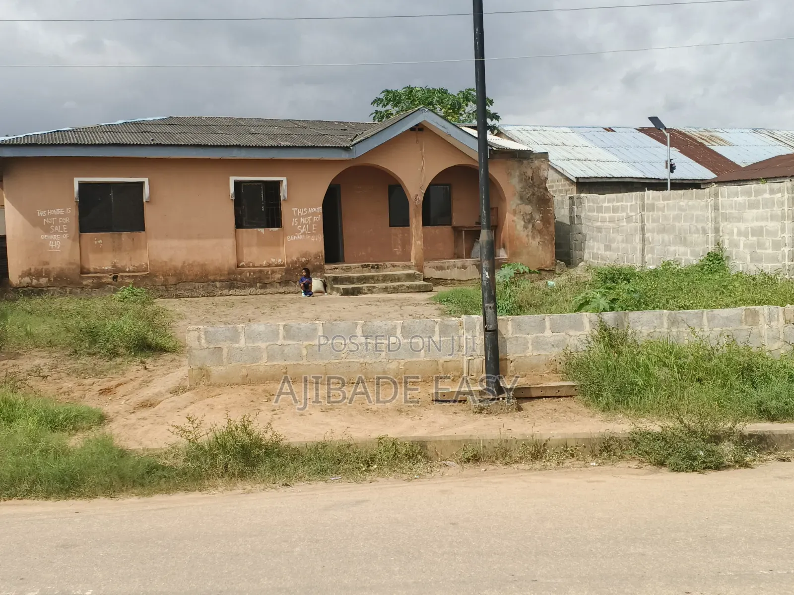 3bdrm Bungalow in Ayobo for sale