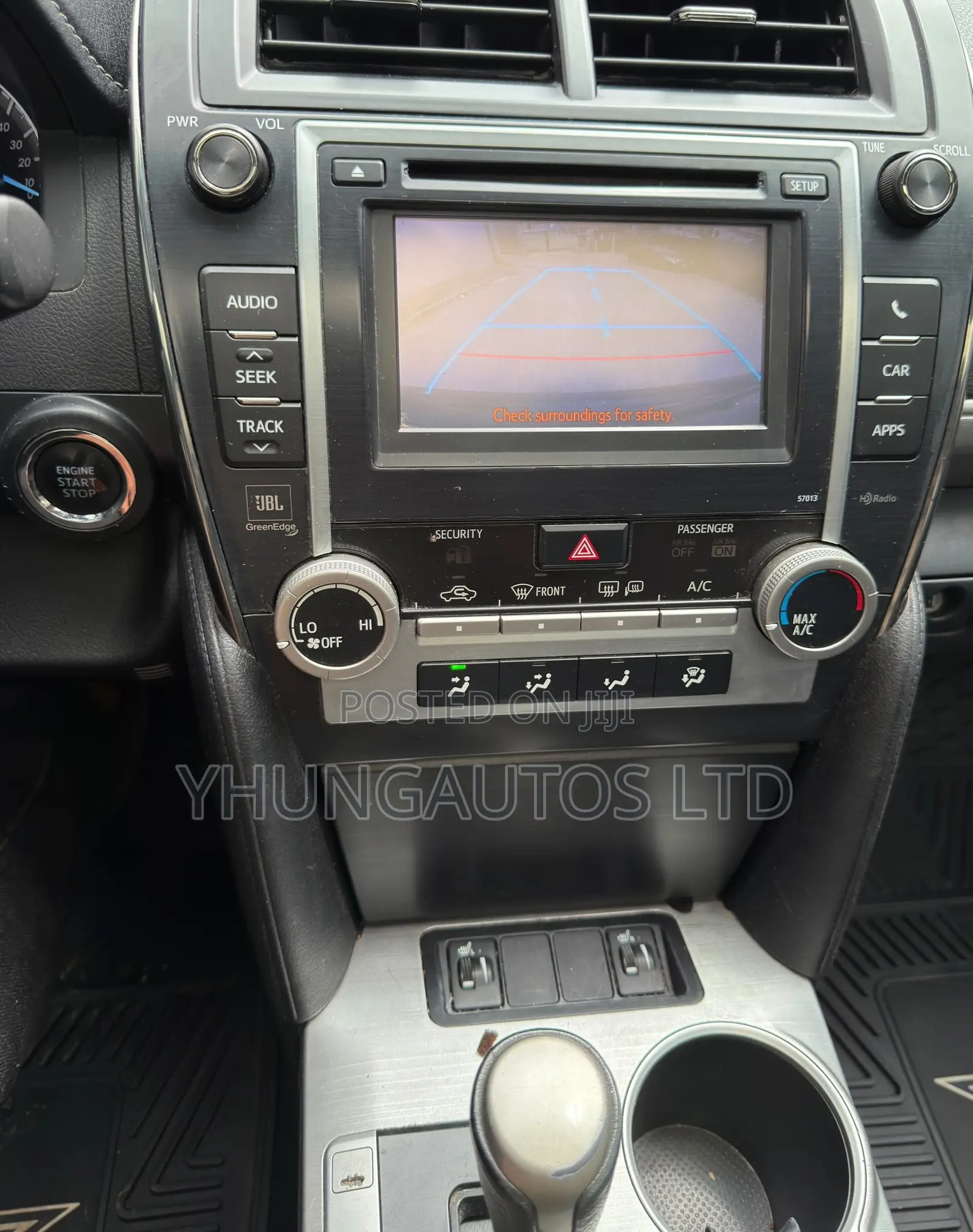Toyota Camry SE V6 4dr Sedan (3.5L 6cyl 6A) 2013 Gray