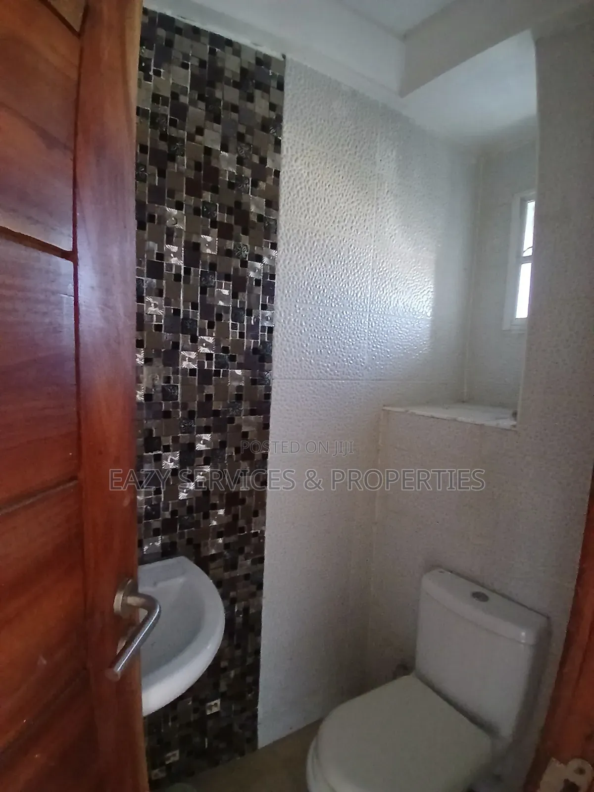 3bdrm Apartment in Secured Environment, Ologolo for rent