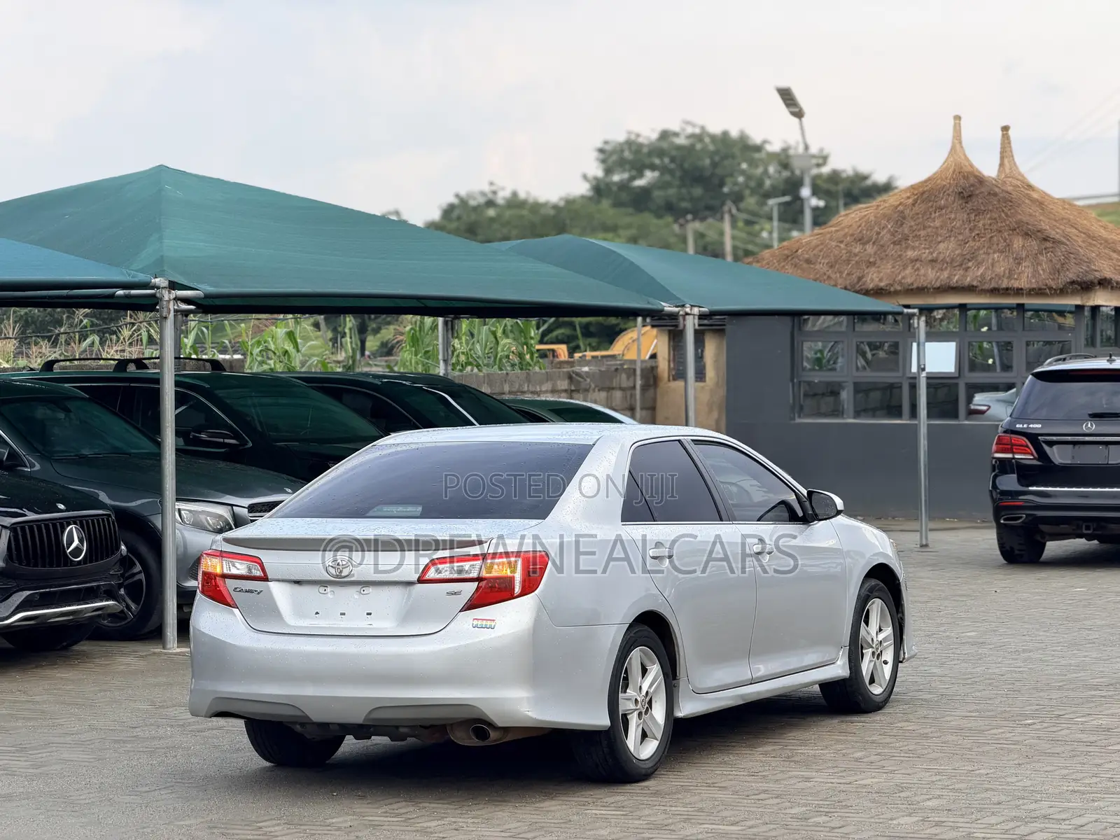 Toyota Camry SE 4dr Sedan (2.5L 4cyl 6A) 2014 Silver
