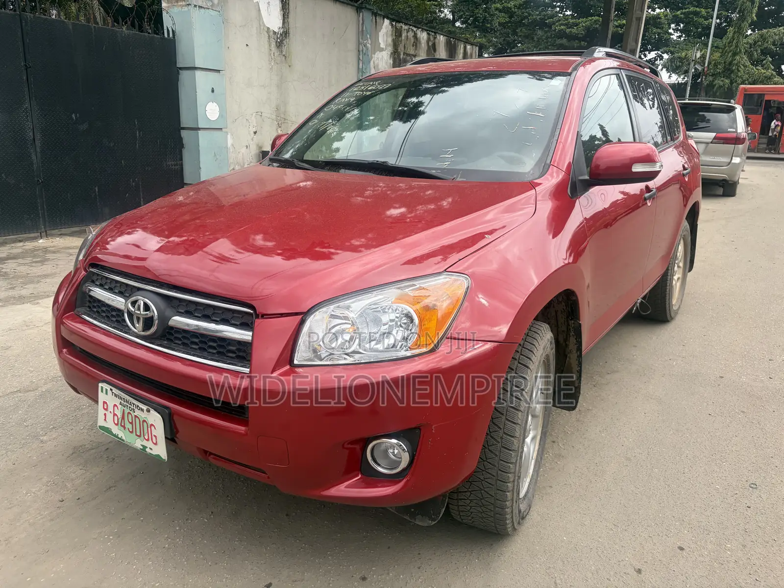 Toyota RAV4 2011 Red