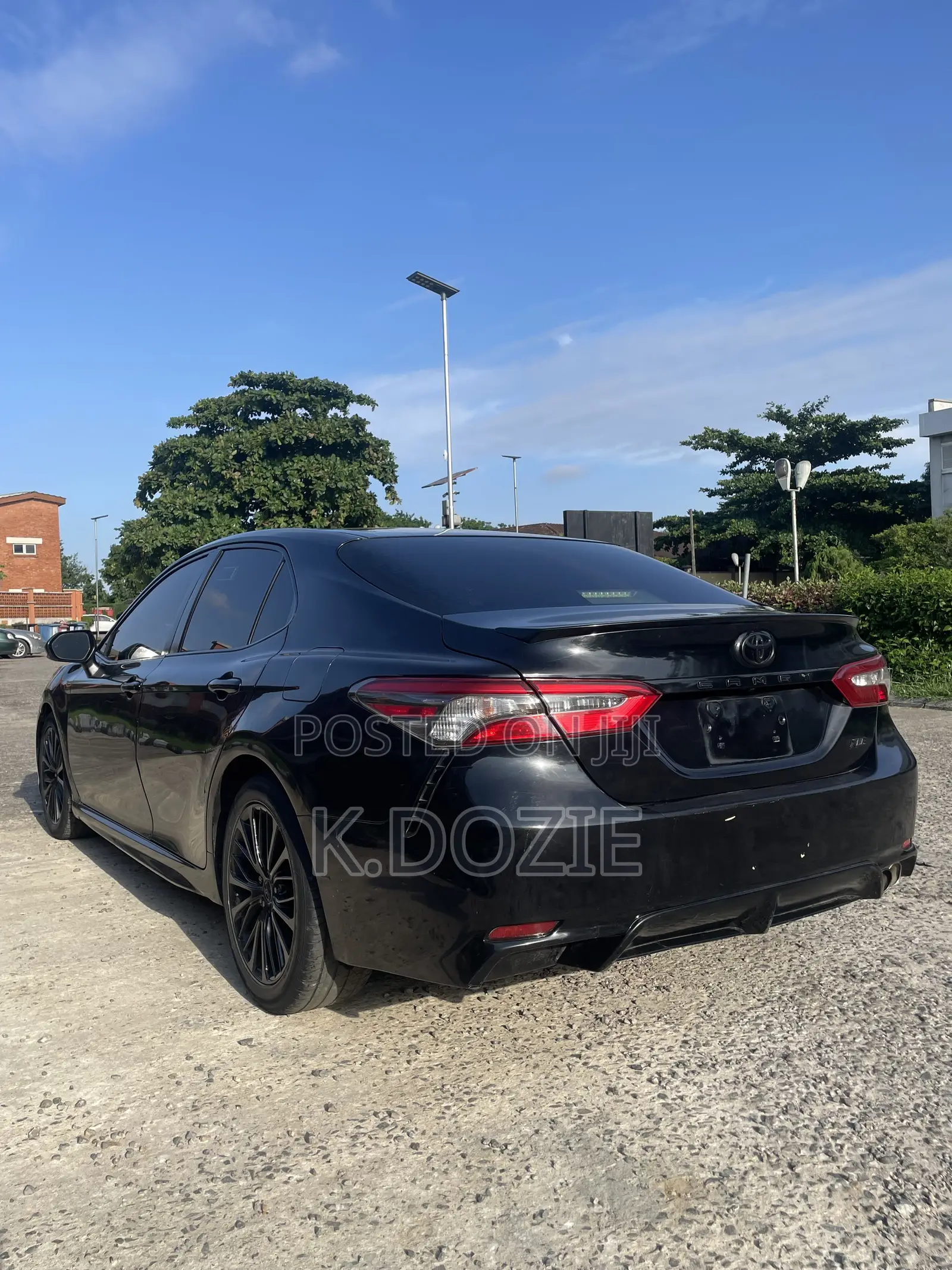 Toyota Camry XLE FWD (2.5L 4cyl 8AM) 2018 Black