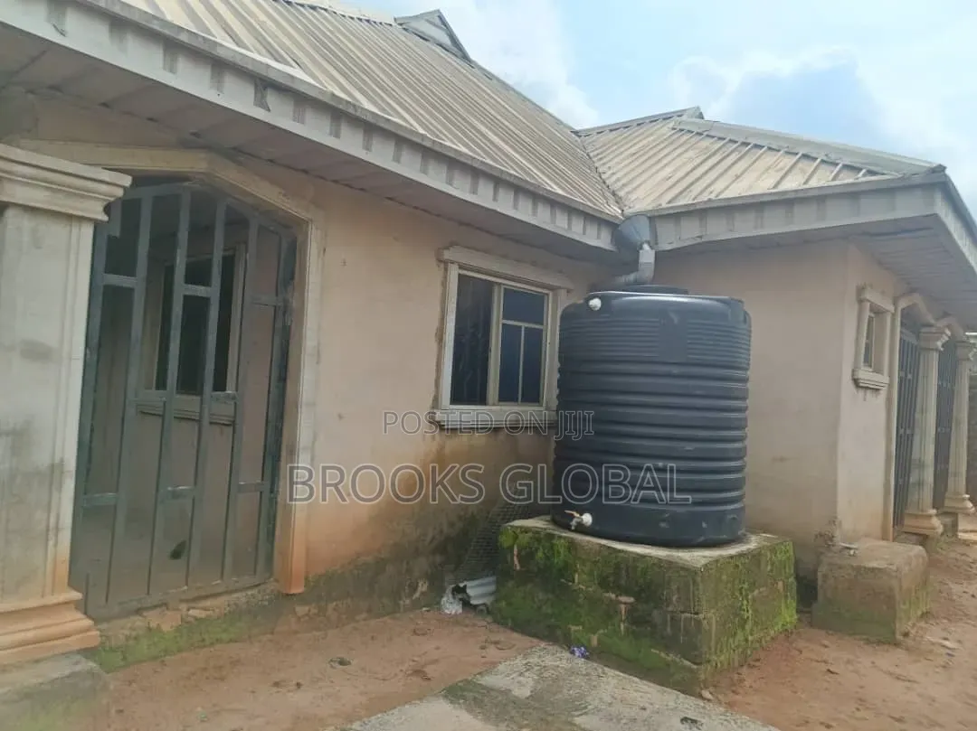 3bdrm Bungalow in Benin City for sale