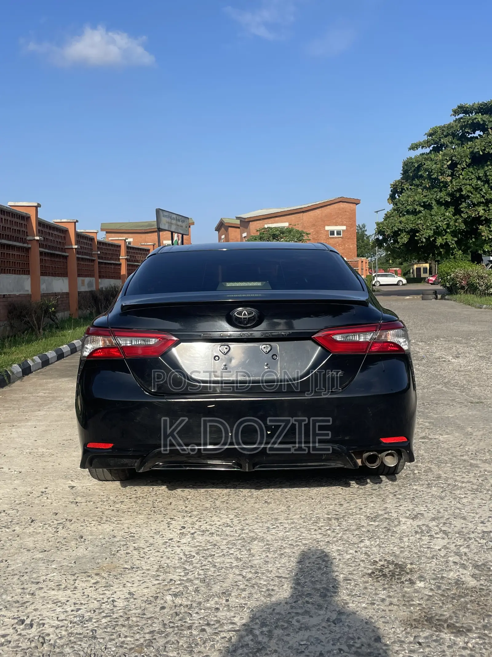 Toyota Camry XLE FWD (2.5L 4cyl 8AM) 2018 Black