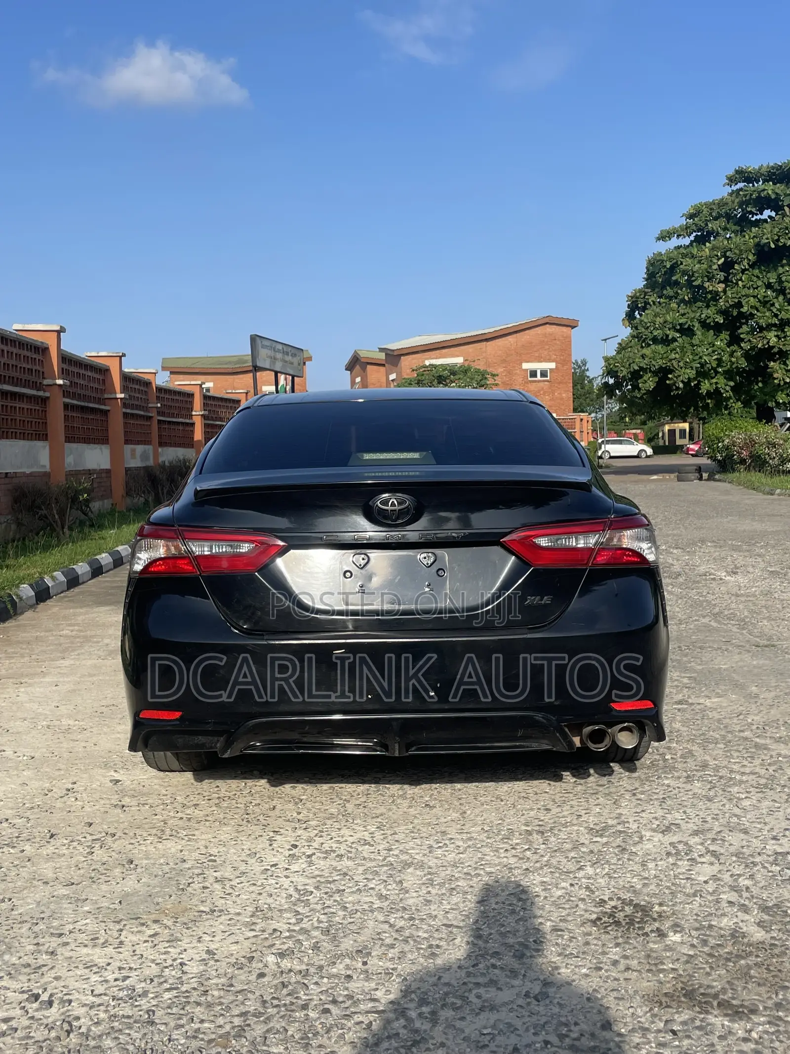 Toyota Camry XLE FWD (2.5L 4cyl 8AM) 2018 Black