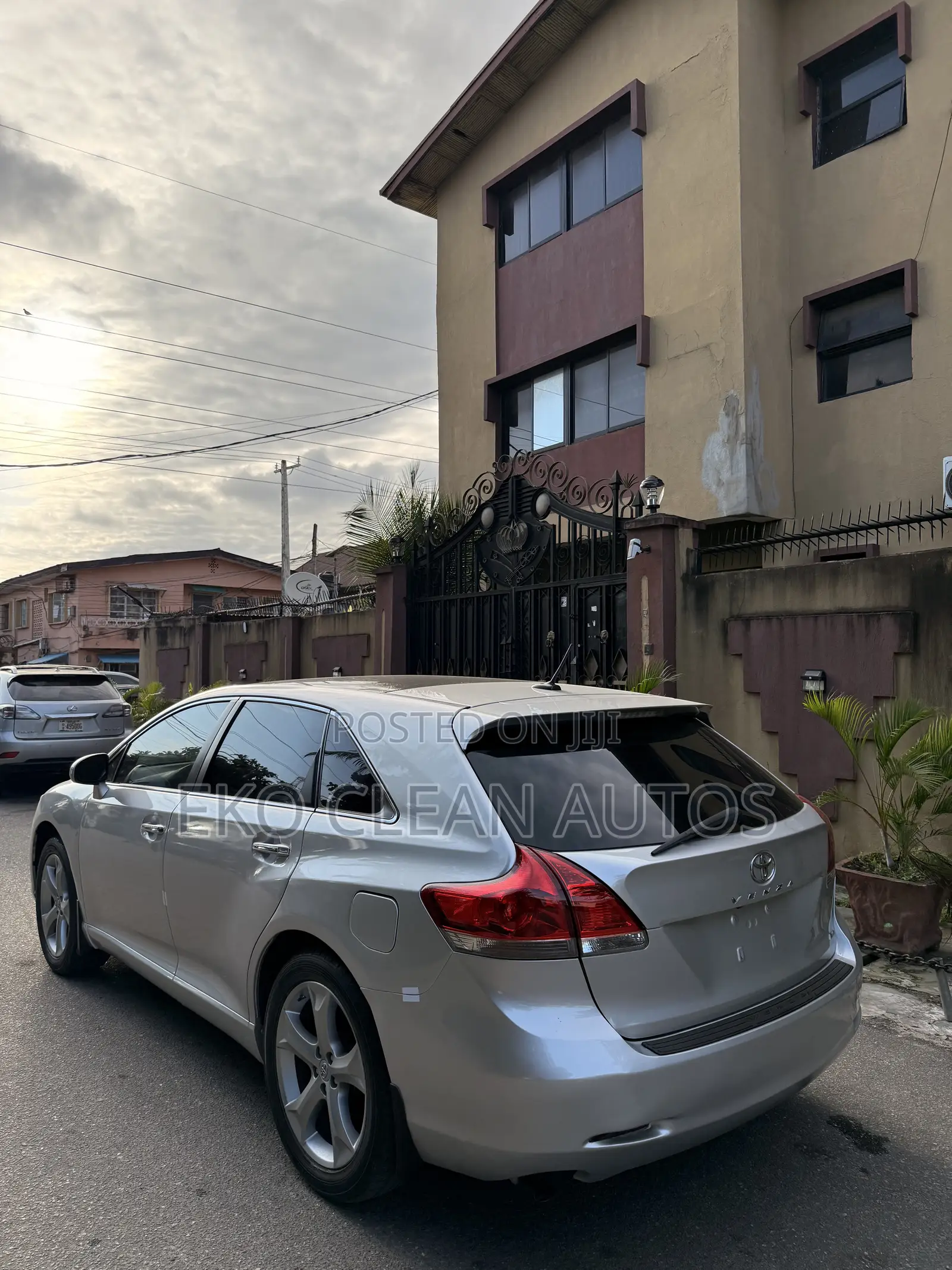 Toyota Venza 2010 Silver