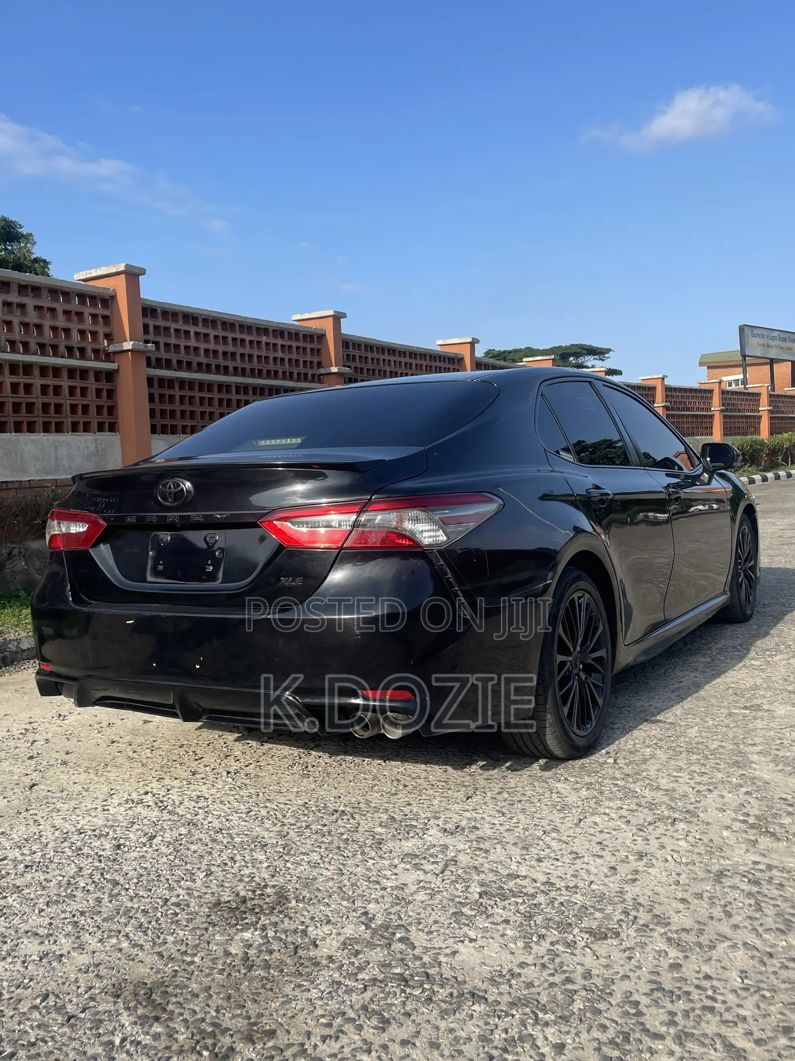 Toyota Camry XLE FWD (2.5L 4cyl 8AM) 2018 Black