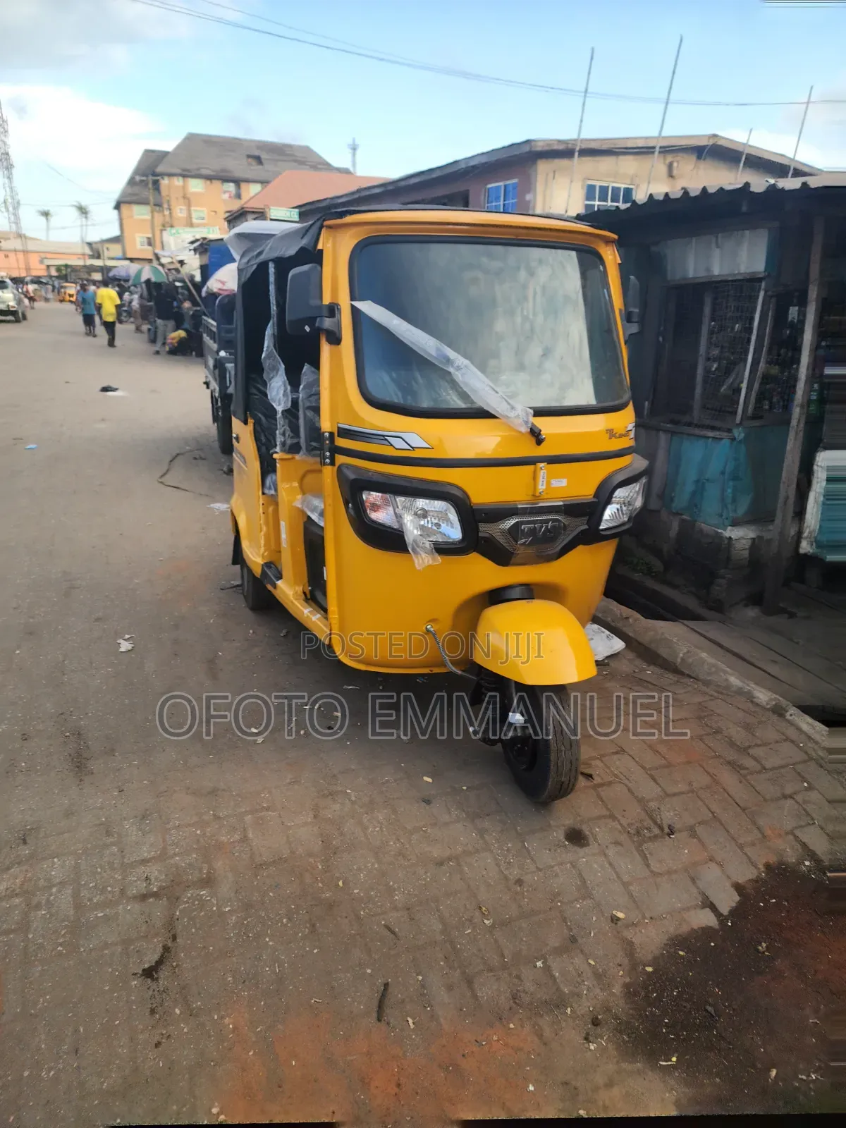 New TVS King Deluxe Plus iTouch Start 2026 Yellow
