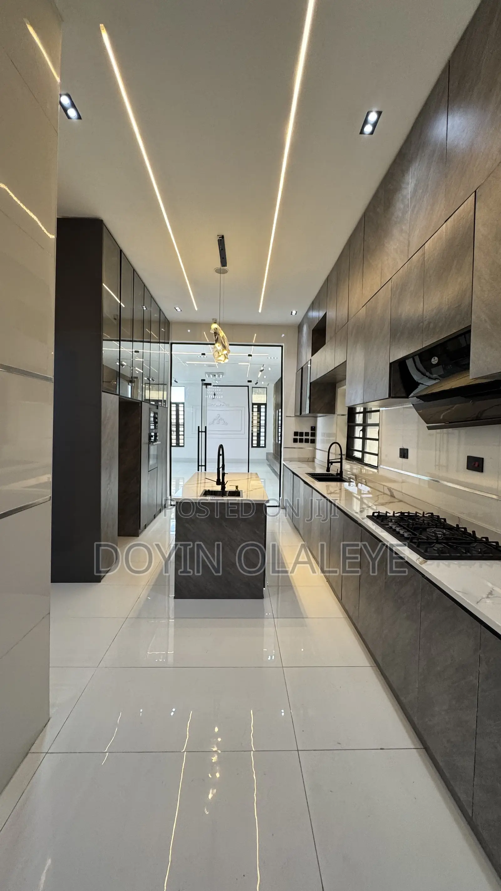 5bdrm Duplex in Ado / Ajah for sale