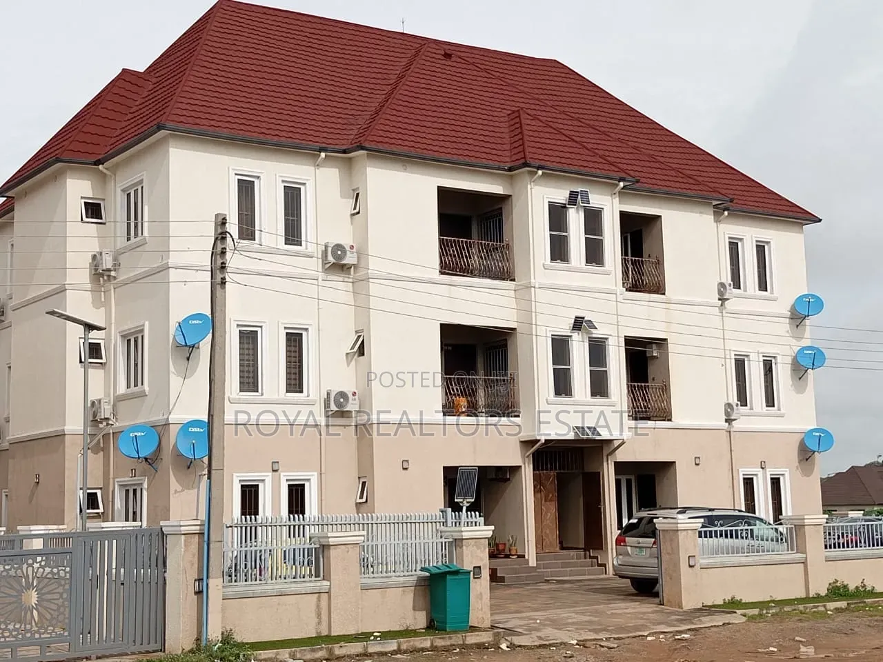 3bdrm Block of Flats in River Park Estate, Sabon Lugbe for rent