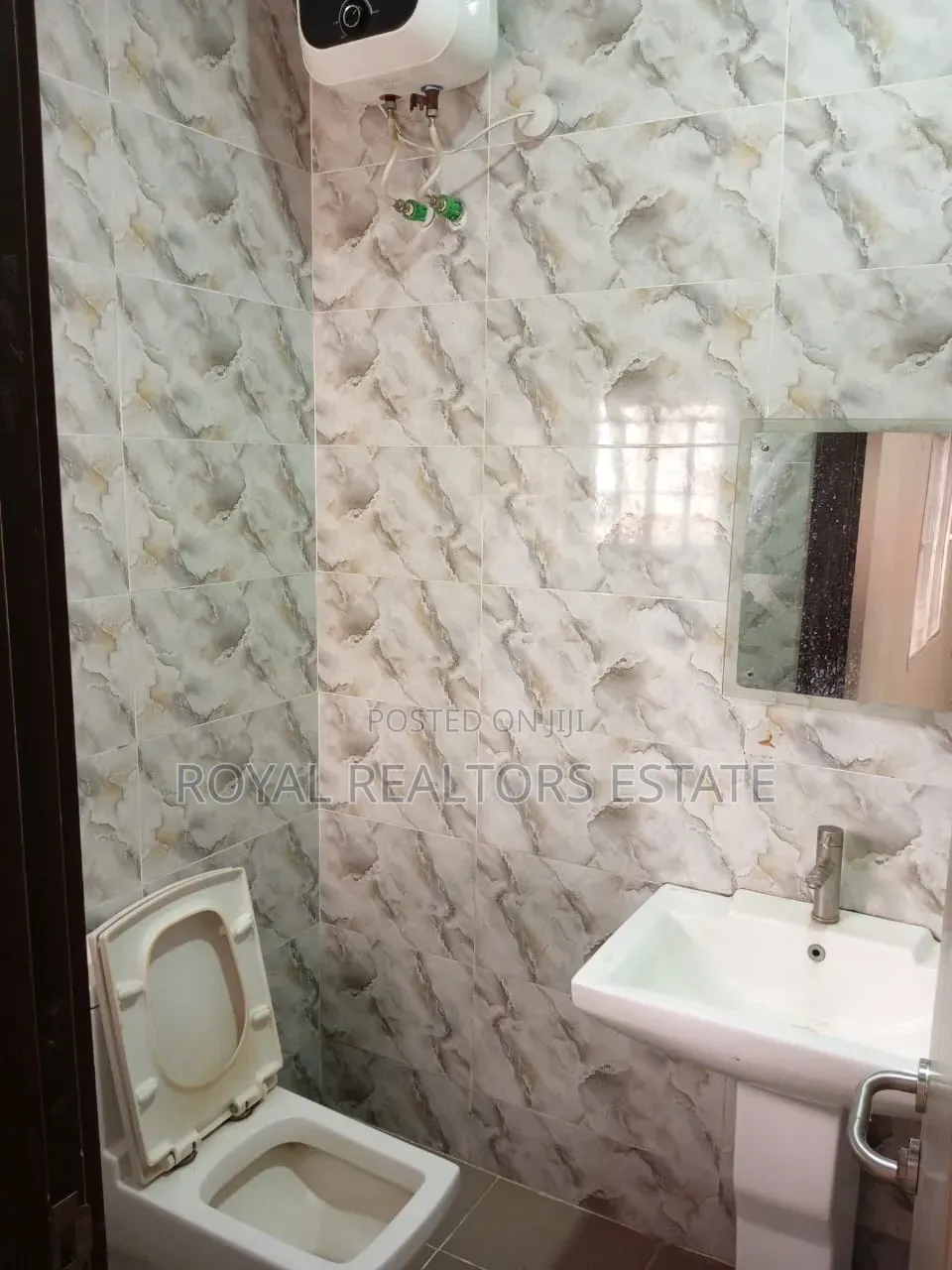 3bdrm Block of Flats in River Park Estate, Sabon Lugbe for rent
