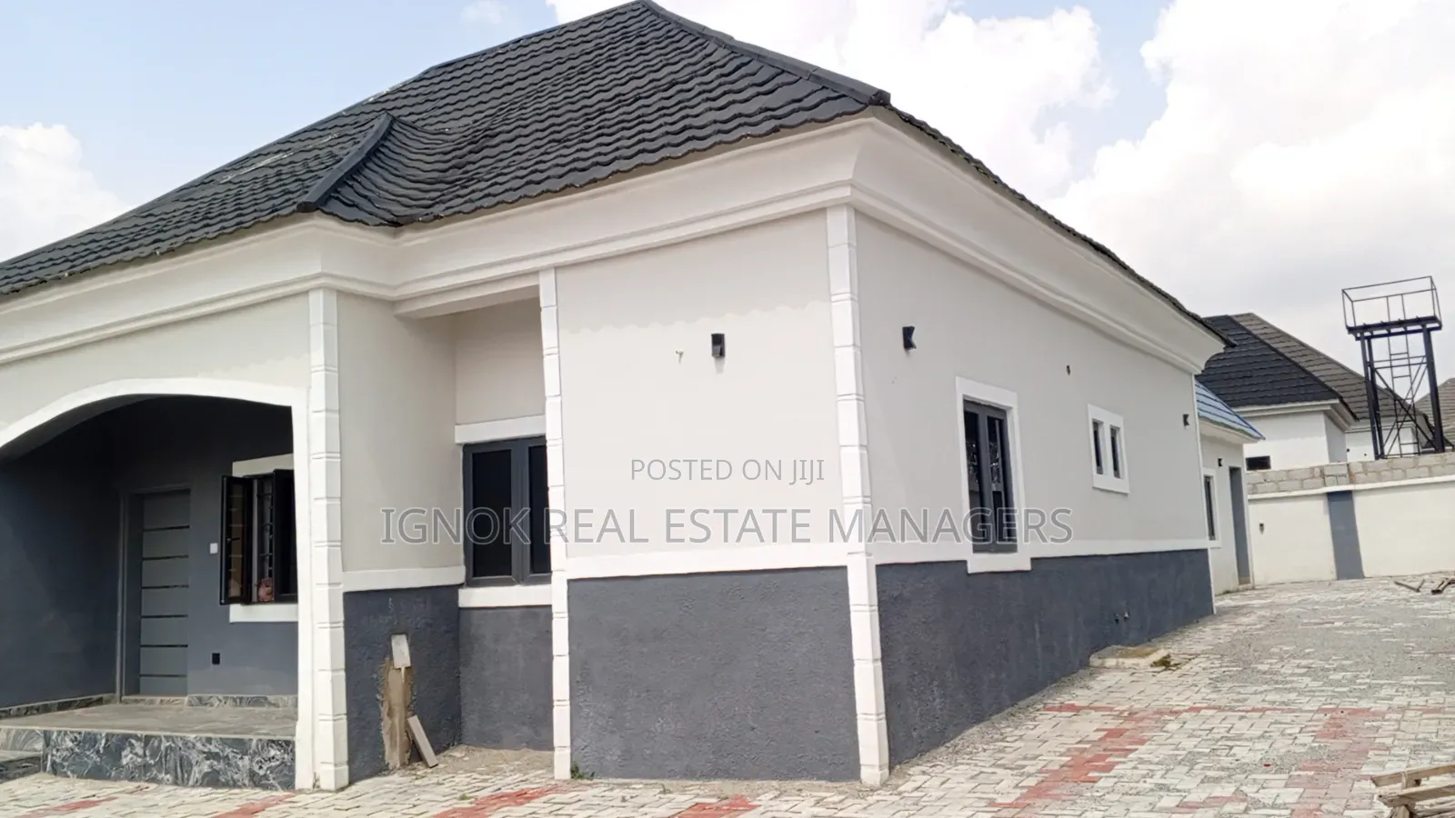 3bdrm Bungalow in Gwarinpa Extension, Life Camp for sale